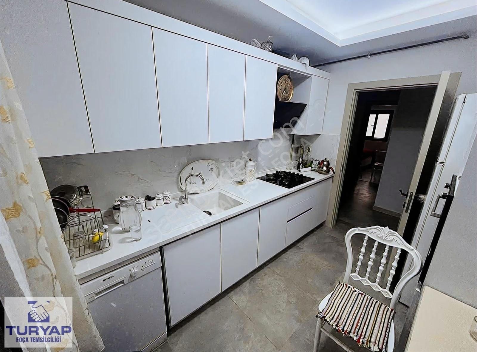 Karşıyaka Demirköprü'nün Kalbinde Satılık 2+1 Daire - Görsel 4