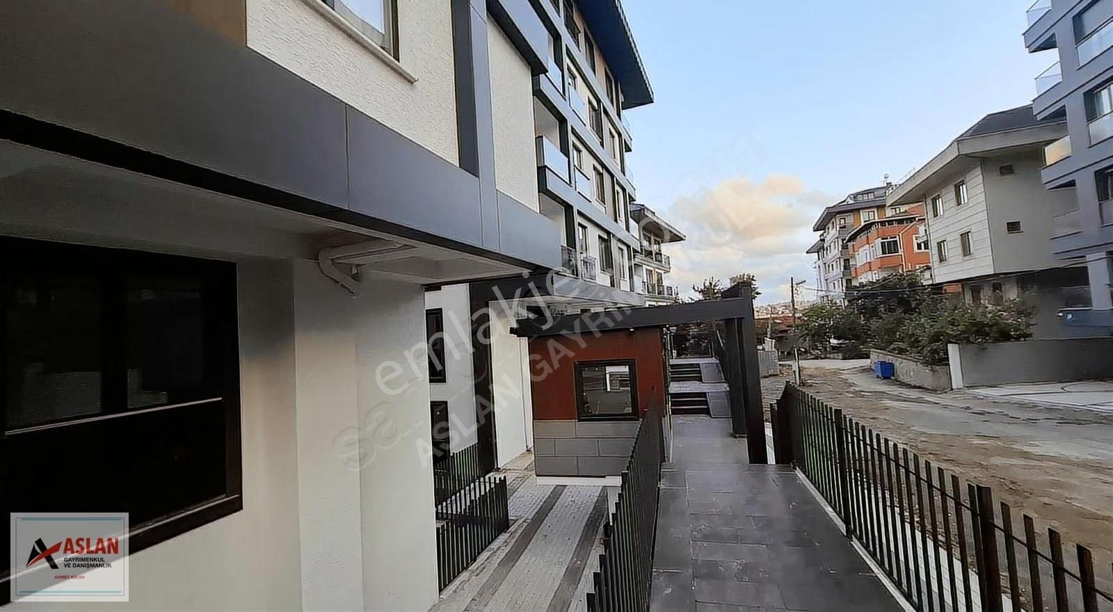Çengelköy Bahçelievlerde Sitede K.otopark 2+1 Satılık Daire - Görsel 5