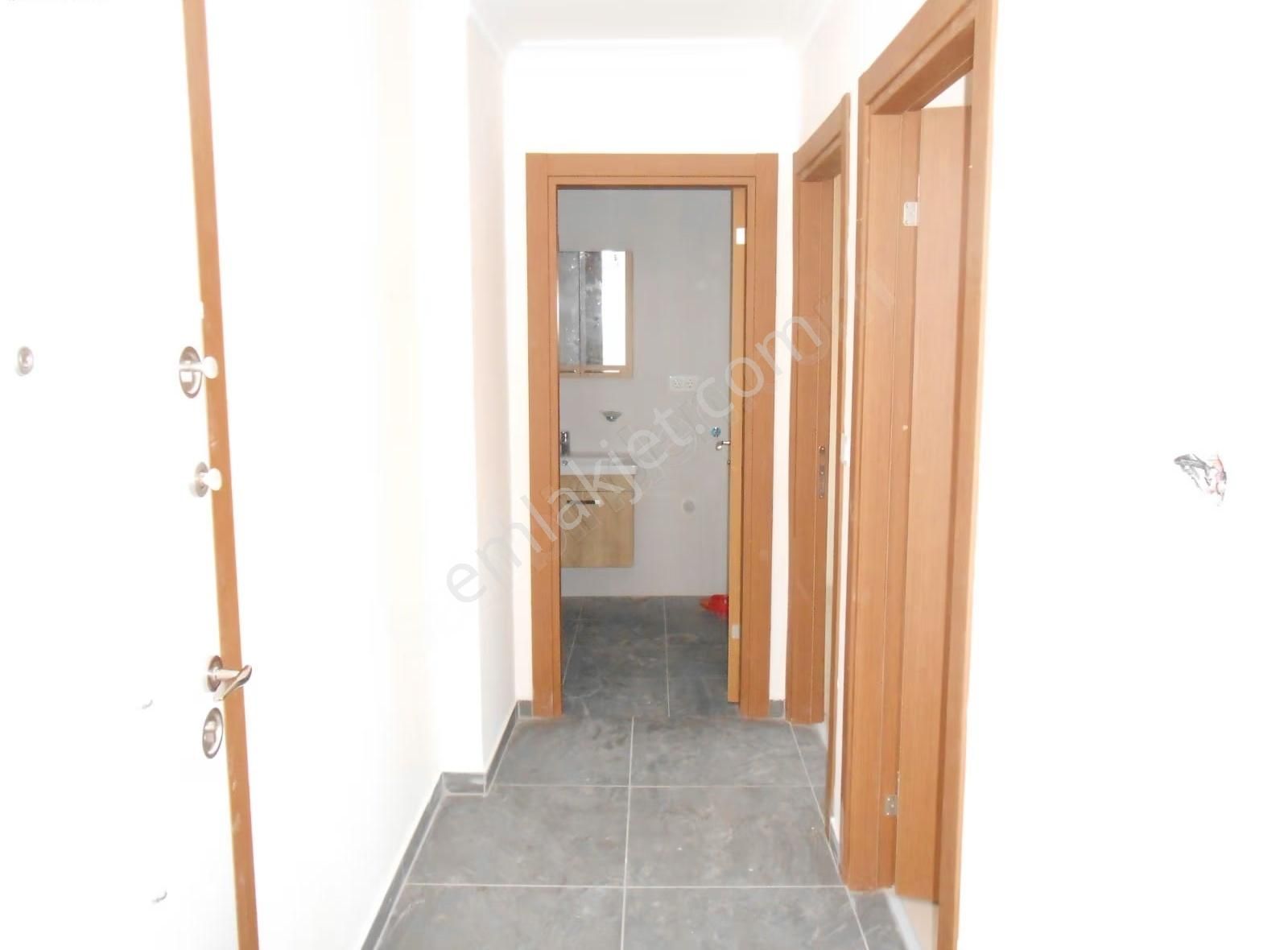 Avcılar Cihangir Cad Ustunde Satılık 2+1 1 Kat 7 Yıllık Daire - Görsel 8