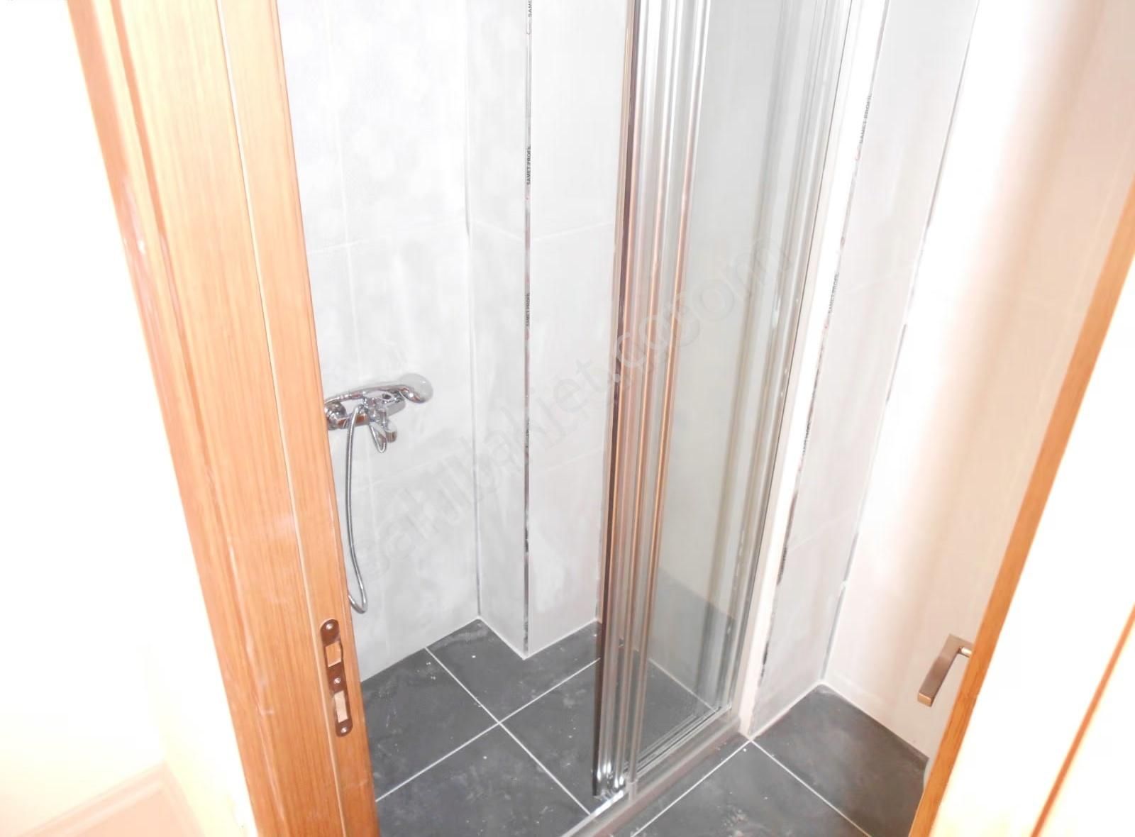 Avcılar Cihangir Cad Ustunde Satılık 2+1 1 Kat 7 Yıllık Daire - Görsel 11