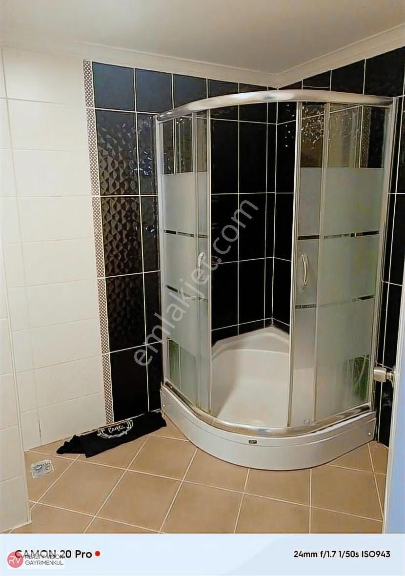 Çekmeköy Cumhuriyet Mahallesinde Site İçinde Büyük M2'li Daire - Görsel 7