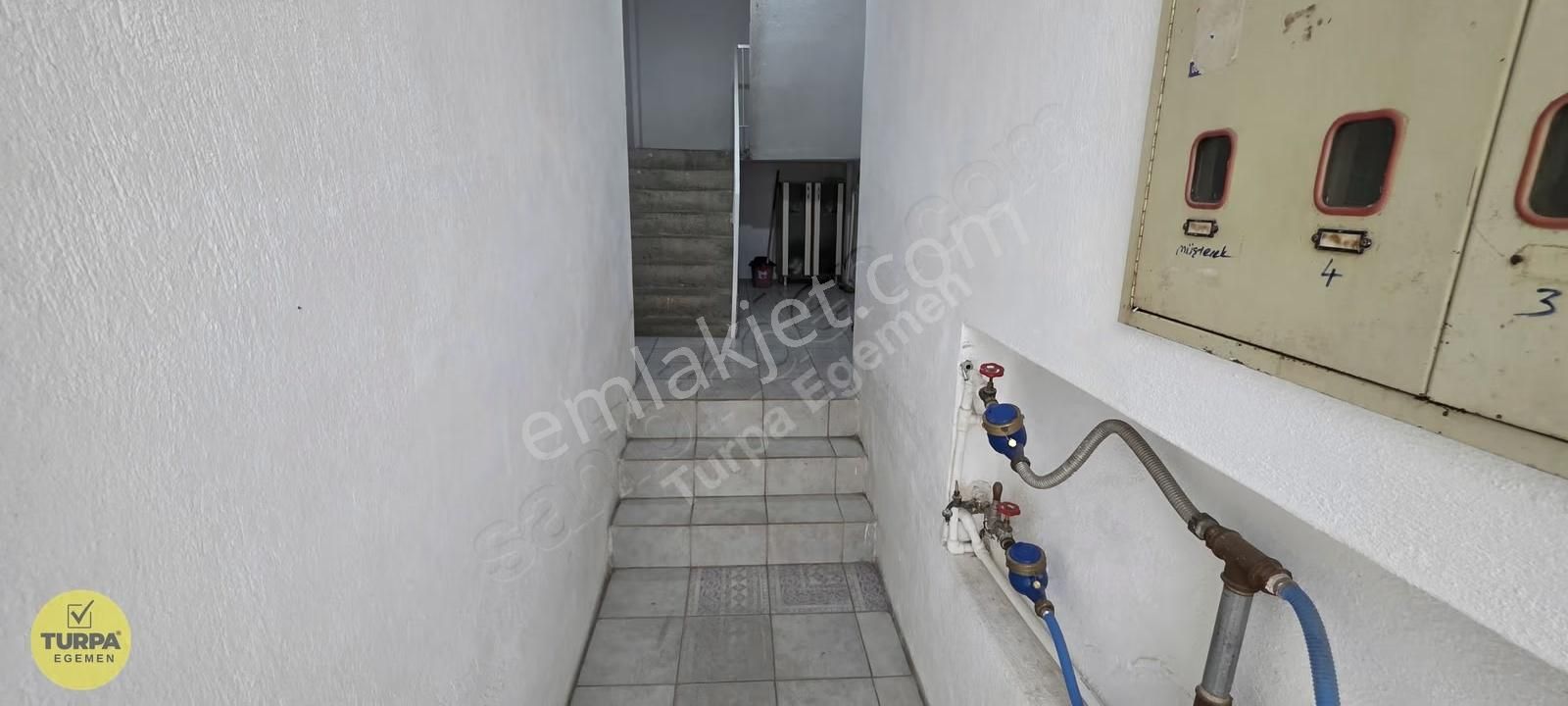 Karşıyaka Örnekköyde Doğalgazlı Tadilatlı 2+1 Daire - Görsel 24