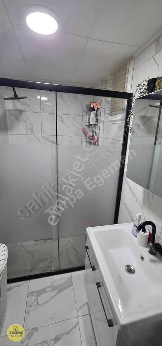 Karşıyaka Örnekköyde Doğalgazlı Tadilatlı 2+1 Daire - Görsel 3