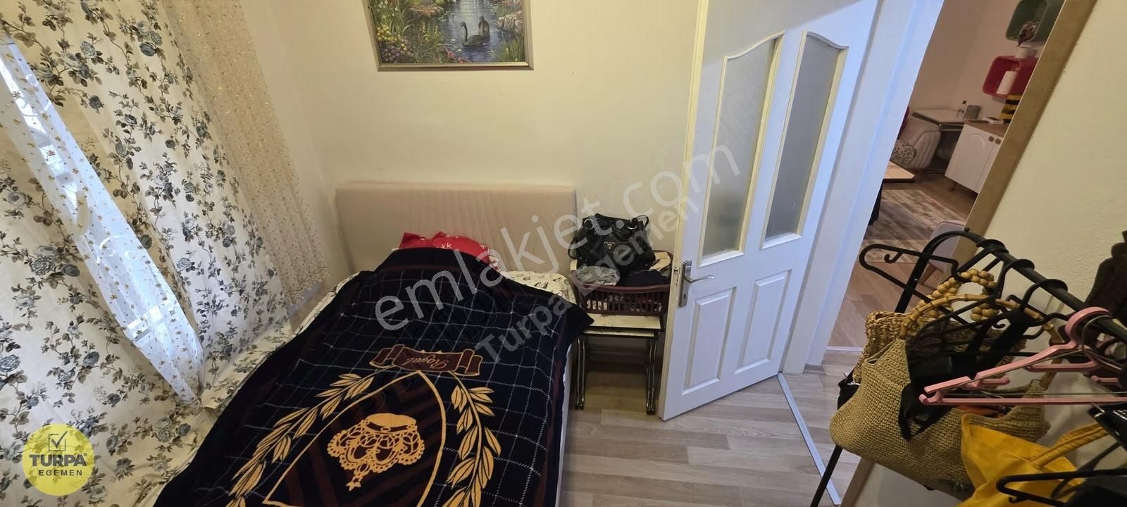 Karşıyaka Örnekköyde Doğalgazlı Tadilatlı 2+1 Daire - Görsel 14