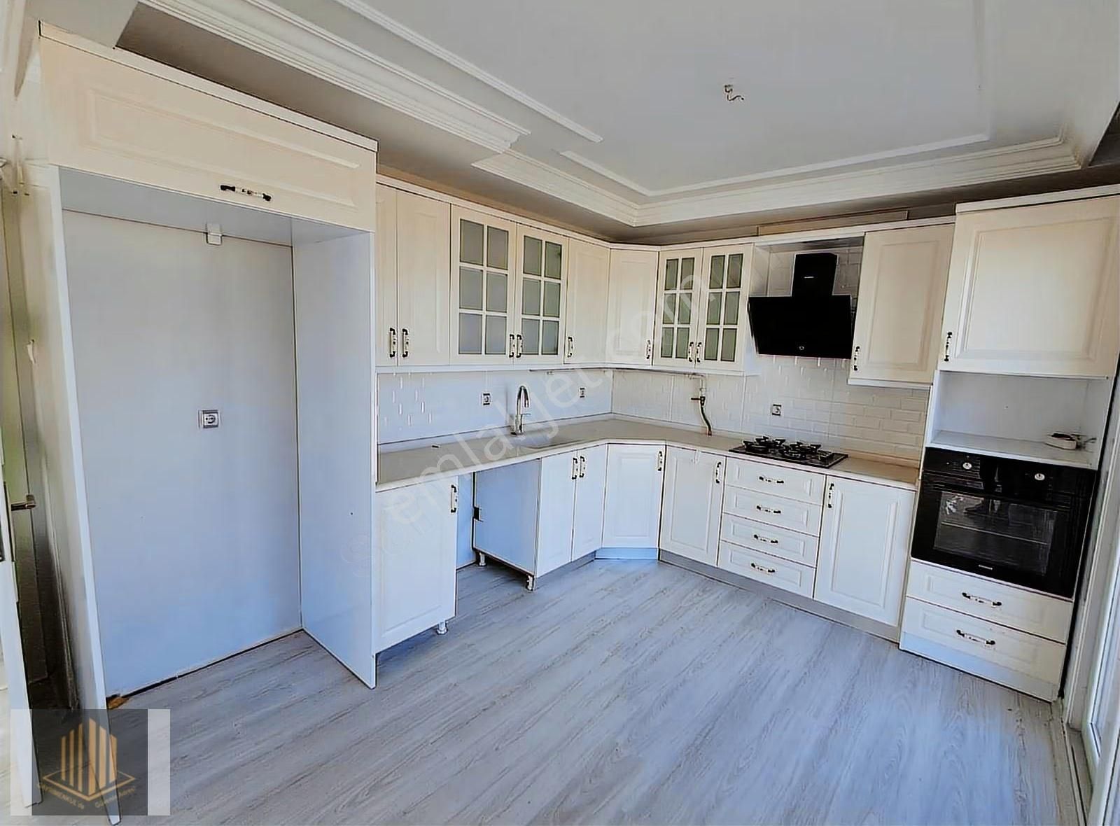 Karslılar'da Göl Manzaralı Ultra Lüks Villa Tadında Daire