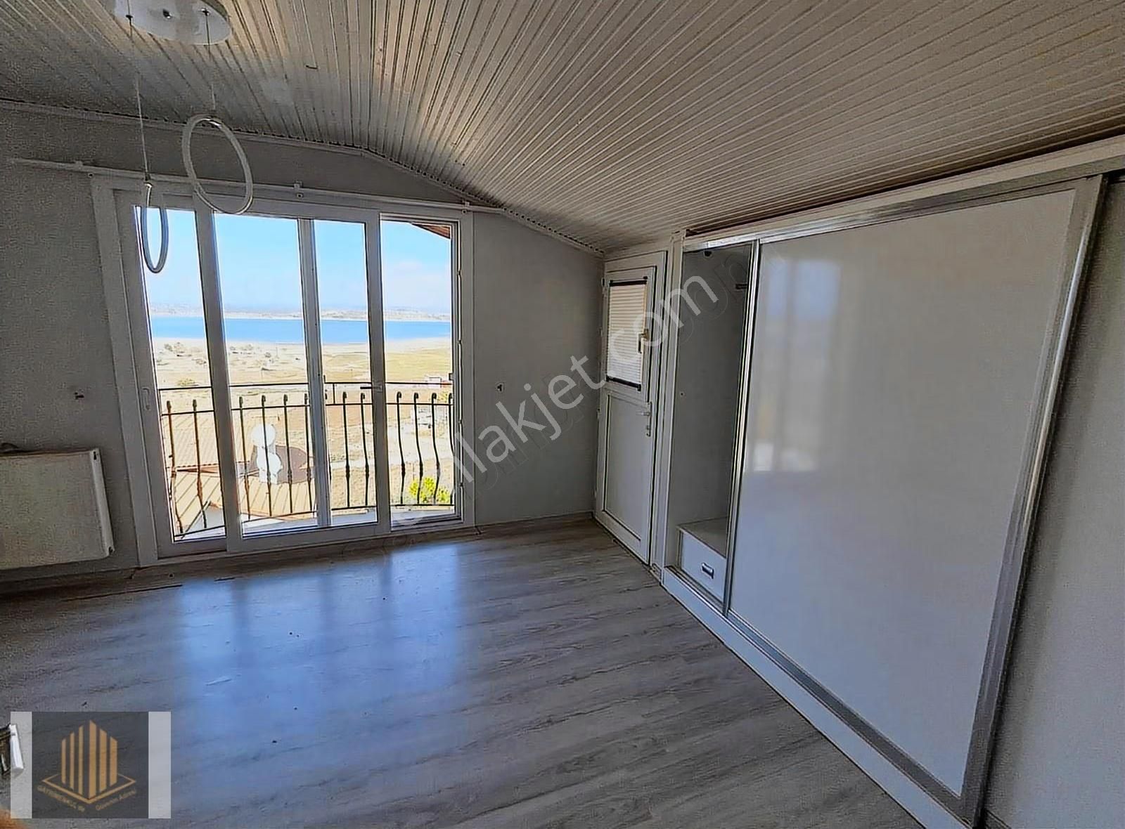 Karslılar'da Göl Manzaralı Ultra Lüks Villa Tadında Daire - Görsel 10