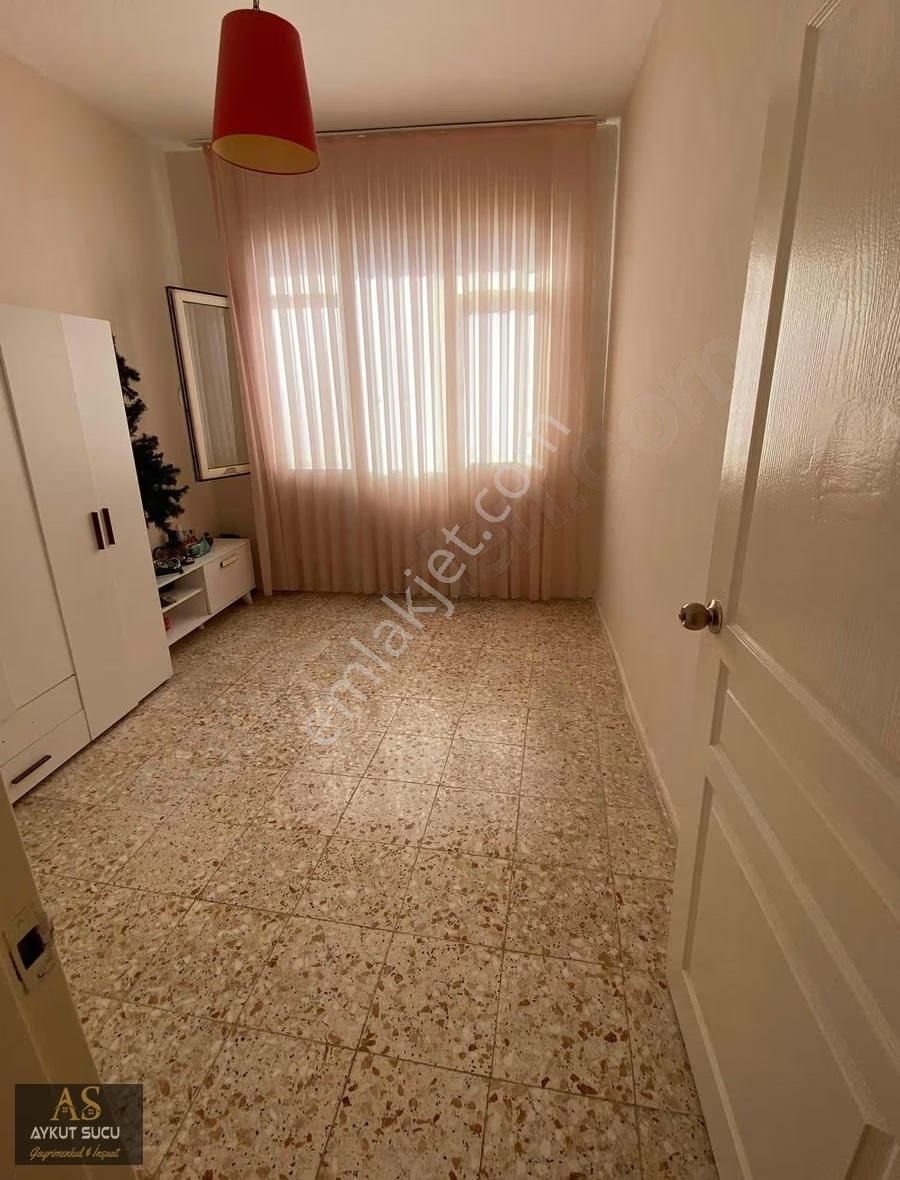 Balçova Atacaddesinin Arka Sokağında 2+1 Satılık Daire - Görsel 2