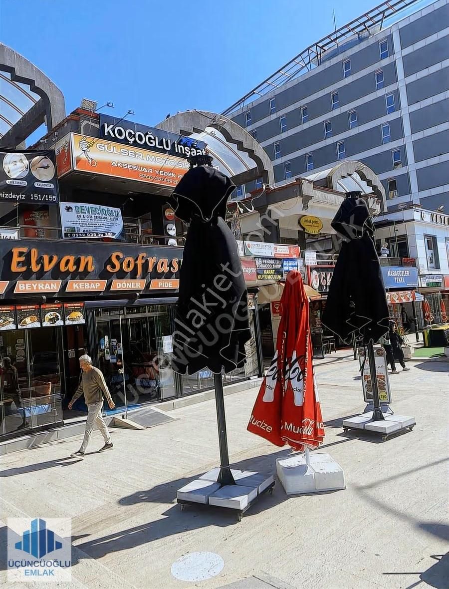 Pendik Yenişehirin Gurup Center Pasajında Satılık Dükkan