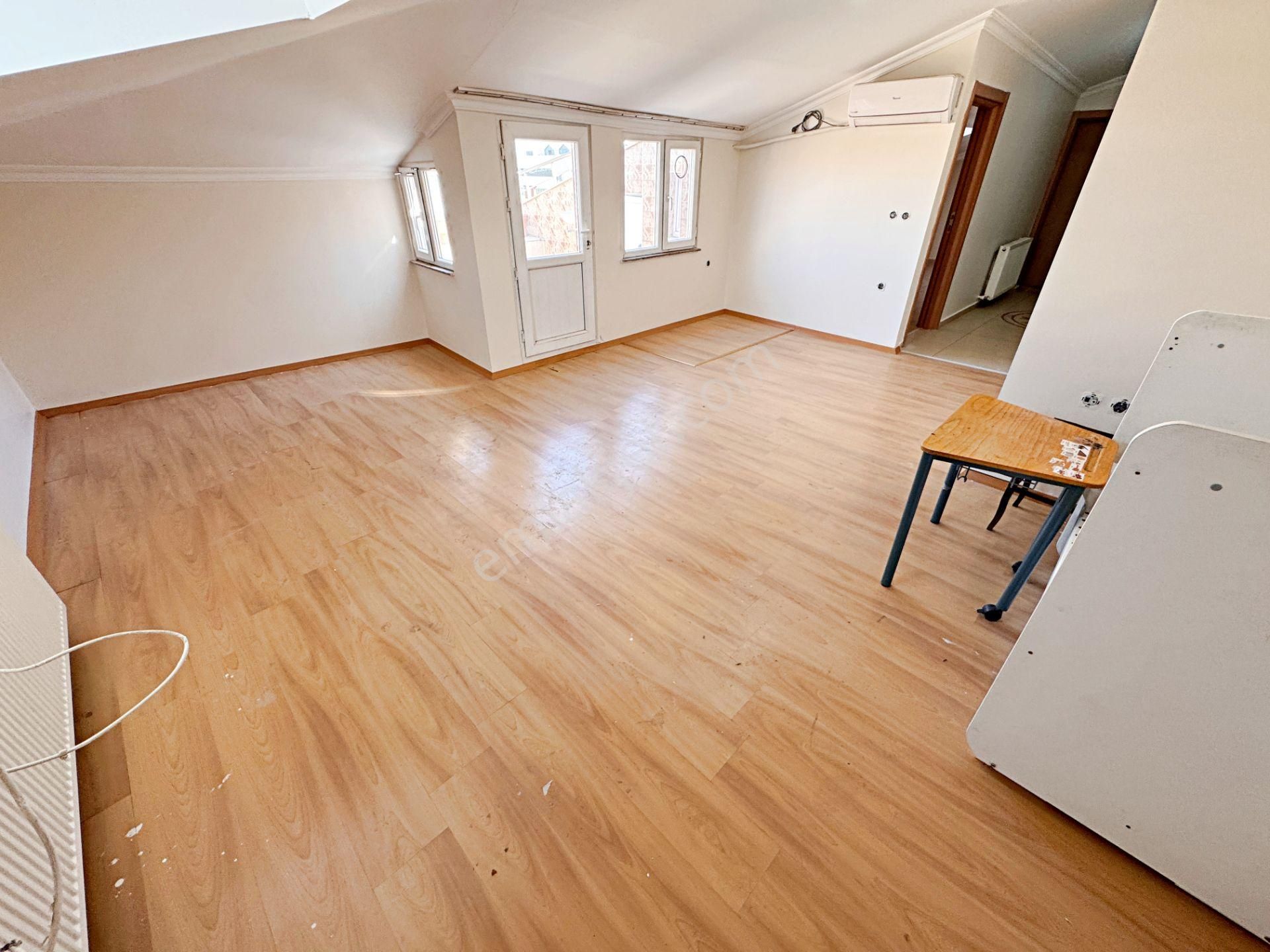 Home Vizyon Bahçelievler Yenibosna Radar Satılık Otoparklı 5+1 Geniş Dublex Daire. - Görsel 24