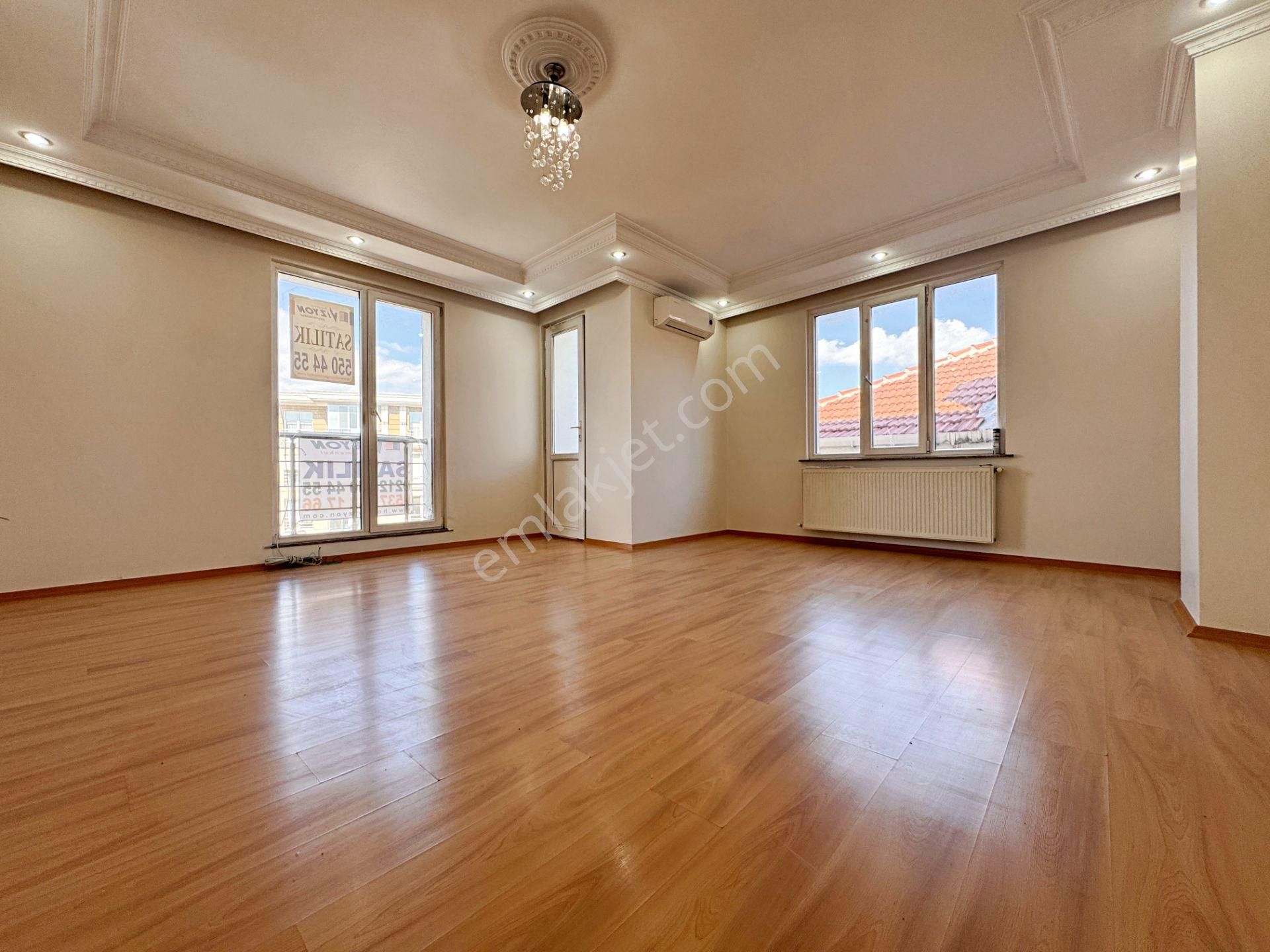 Home Vizyon Bahçelievler Yenibosna Radar Satılık Otoparklı 5+1 Geniş Dublex Daire.