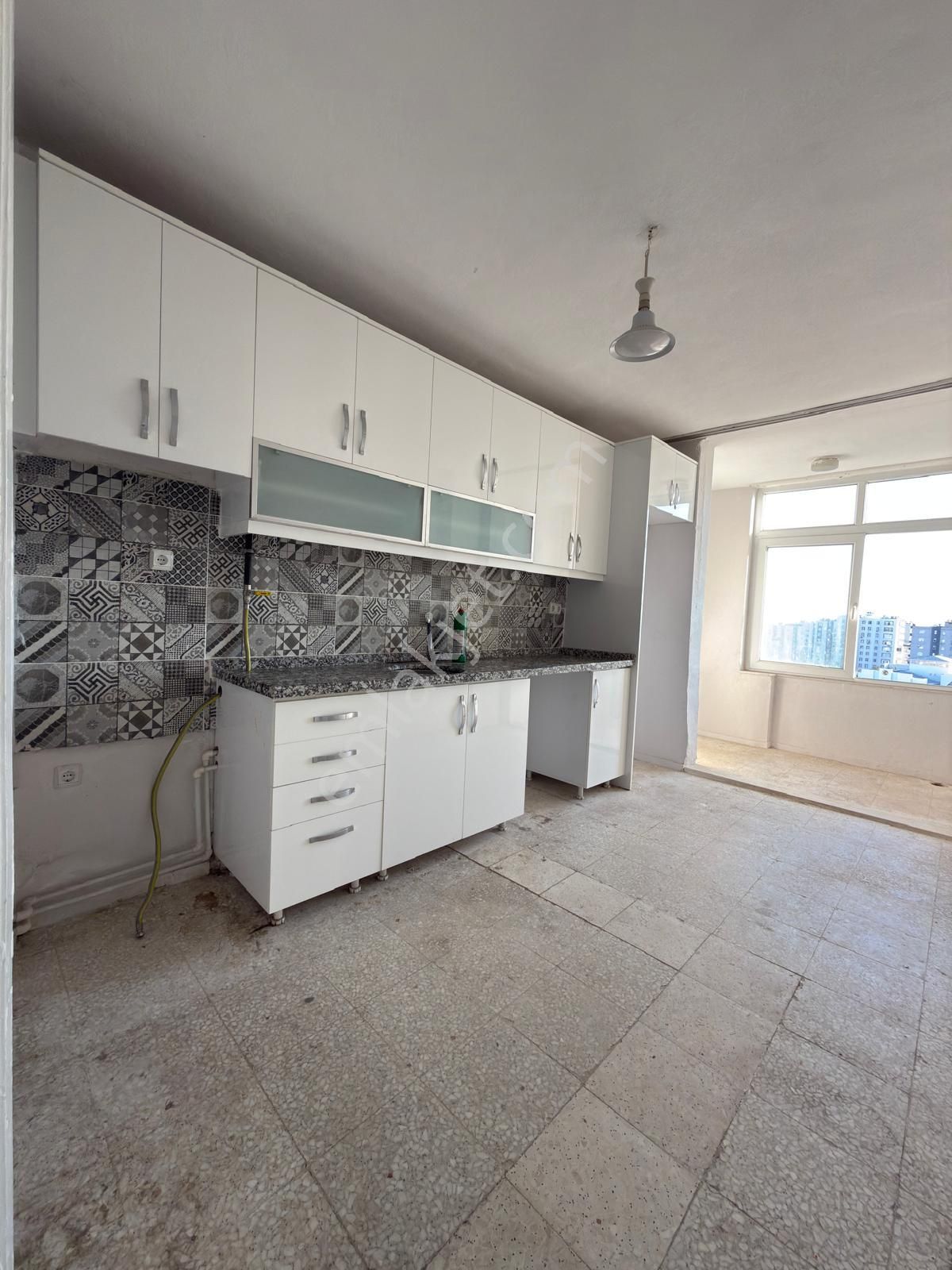 Adana Çukurova Belediye Evleri Mahallesi Satılık 3+1 Daire Cepheleri Açık - Görsel 8