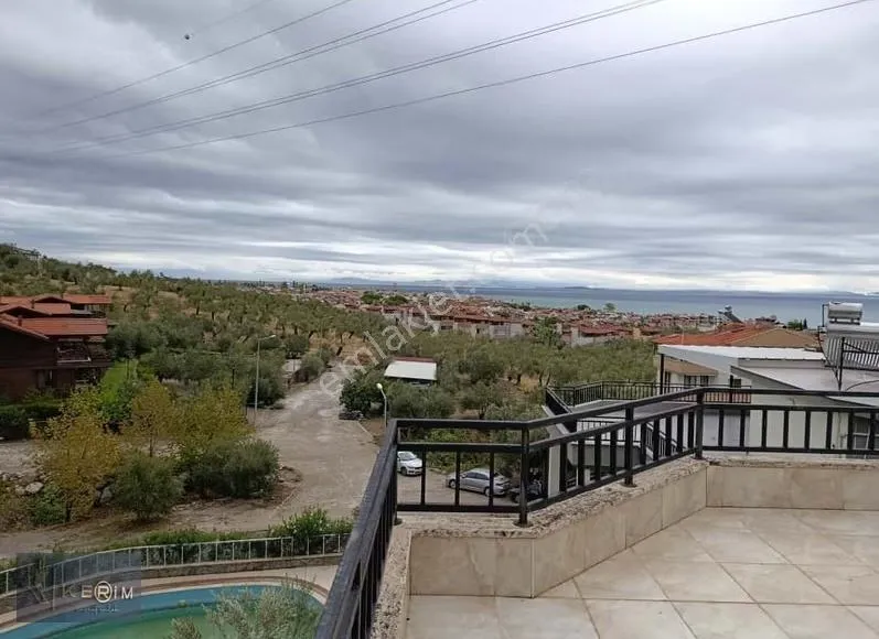 Kerim'den Küçükkuyu'da Satılık Deniz Manzara 5+1 Tribleks Villa - Görsel 2