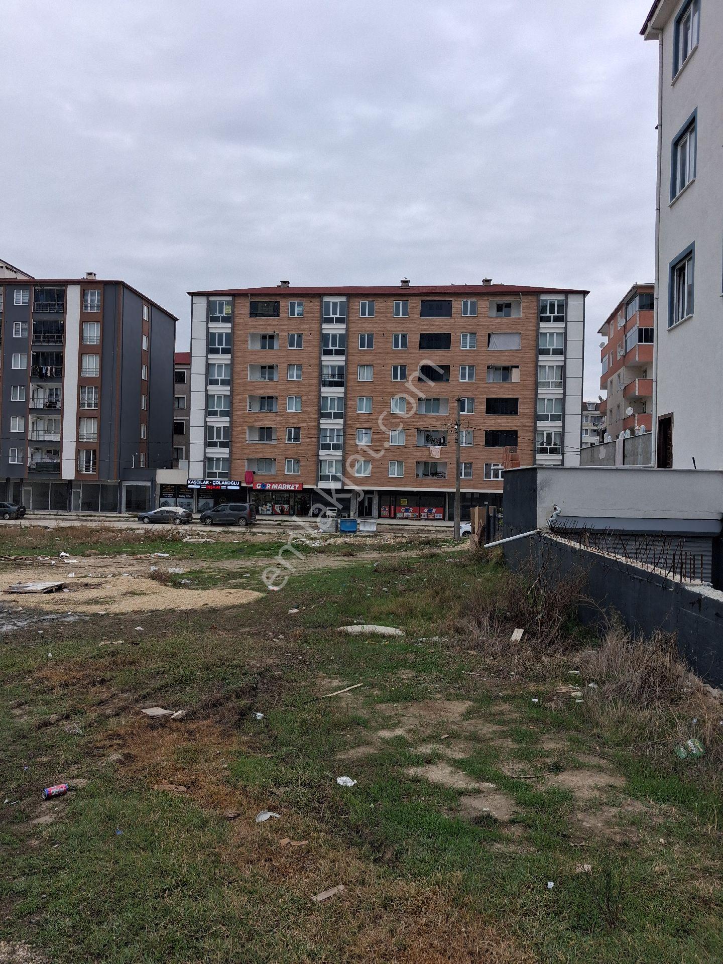 Tuşba Emlaktan Çift Daire Özeri Mahalle İçinde Satılık Arsa
