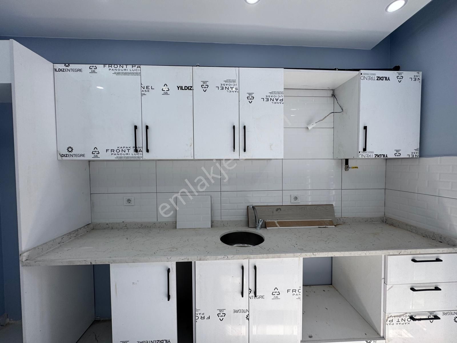 Barbaros Mahallesinde Cadde Üstünde Lüks Geniş 2+1 Daire - Görsel 18