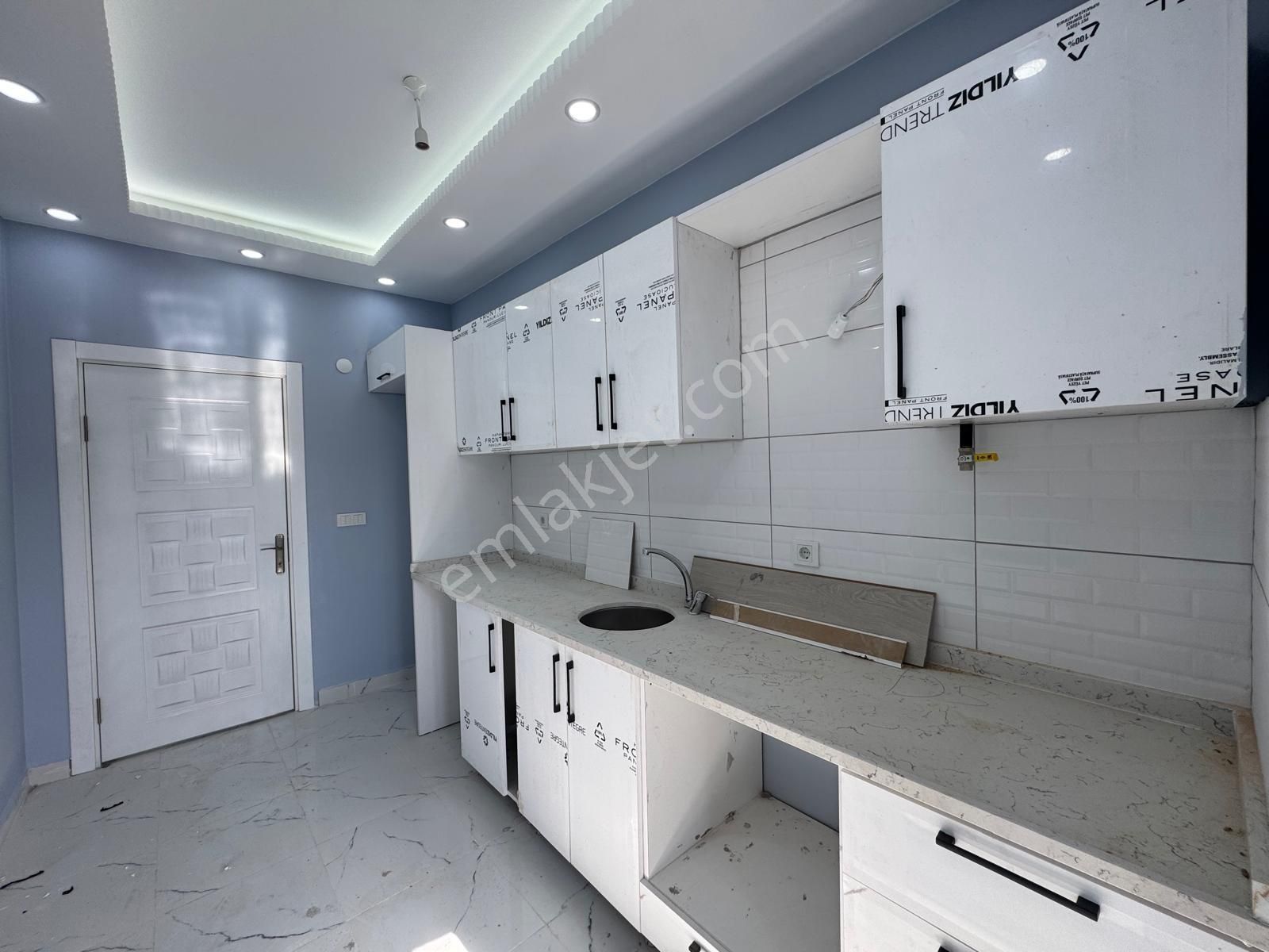 Barbaros Mahallesinde Cadde Üstünde Lüks Geniş 2+1 Daire - Görsel 2