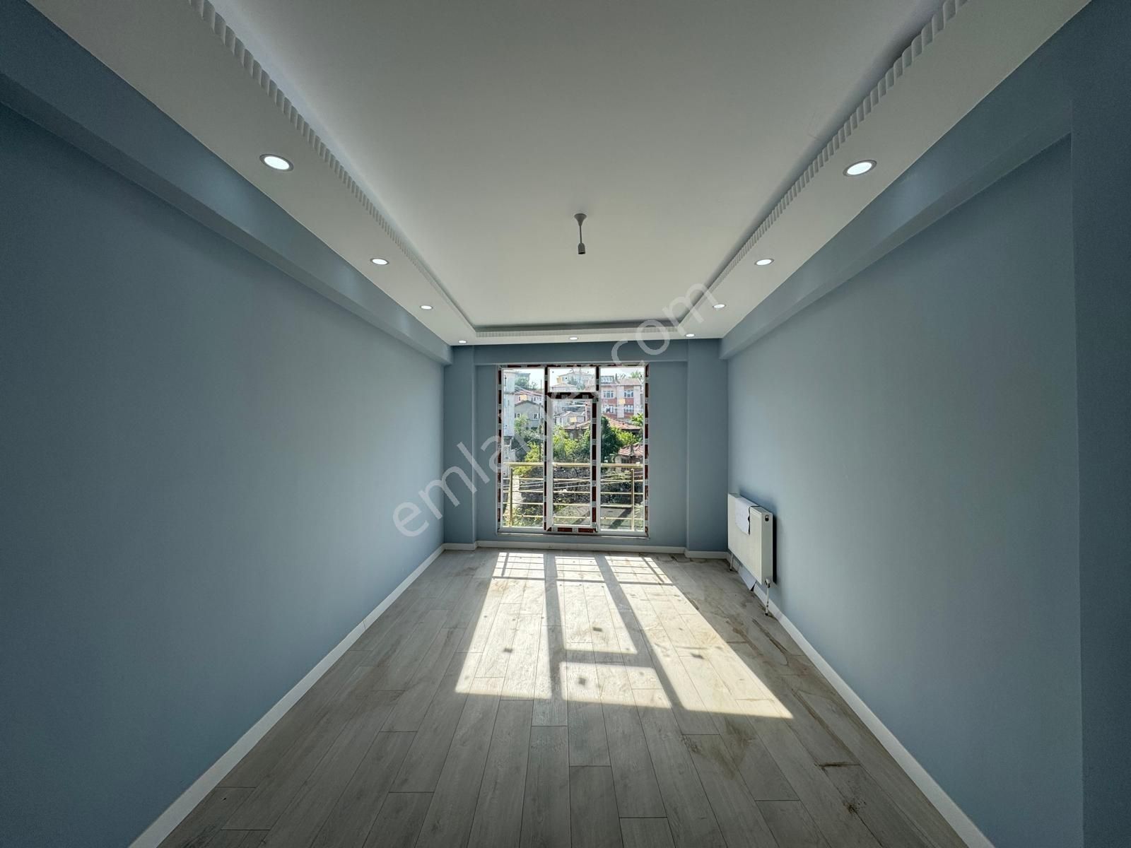 Barbaros Mahallesinde Cadde Üstünde Lüks Geniş 2+1 Daire