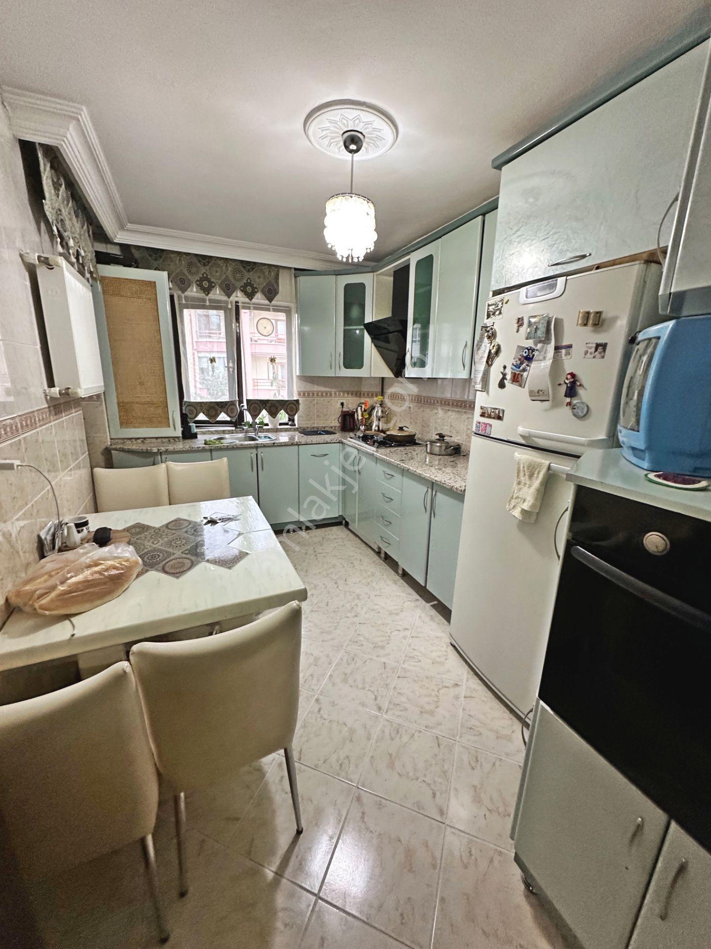 Peyami Safa Mahallesinde Ara Katta Yapılı Bakımlı 3+1 Satılık Daire - Görsel 13