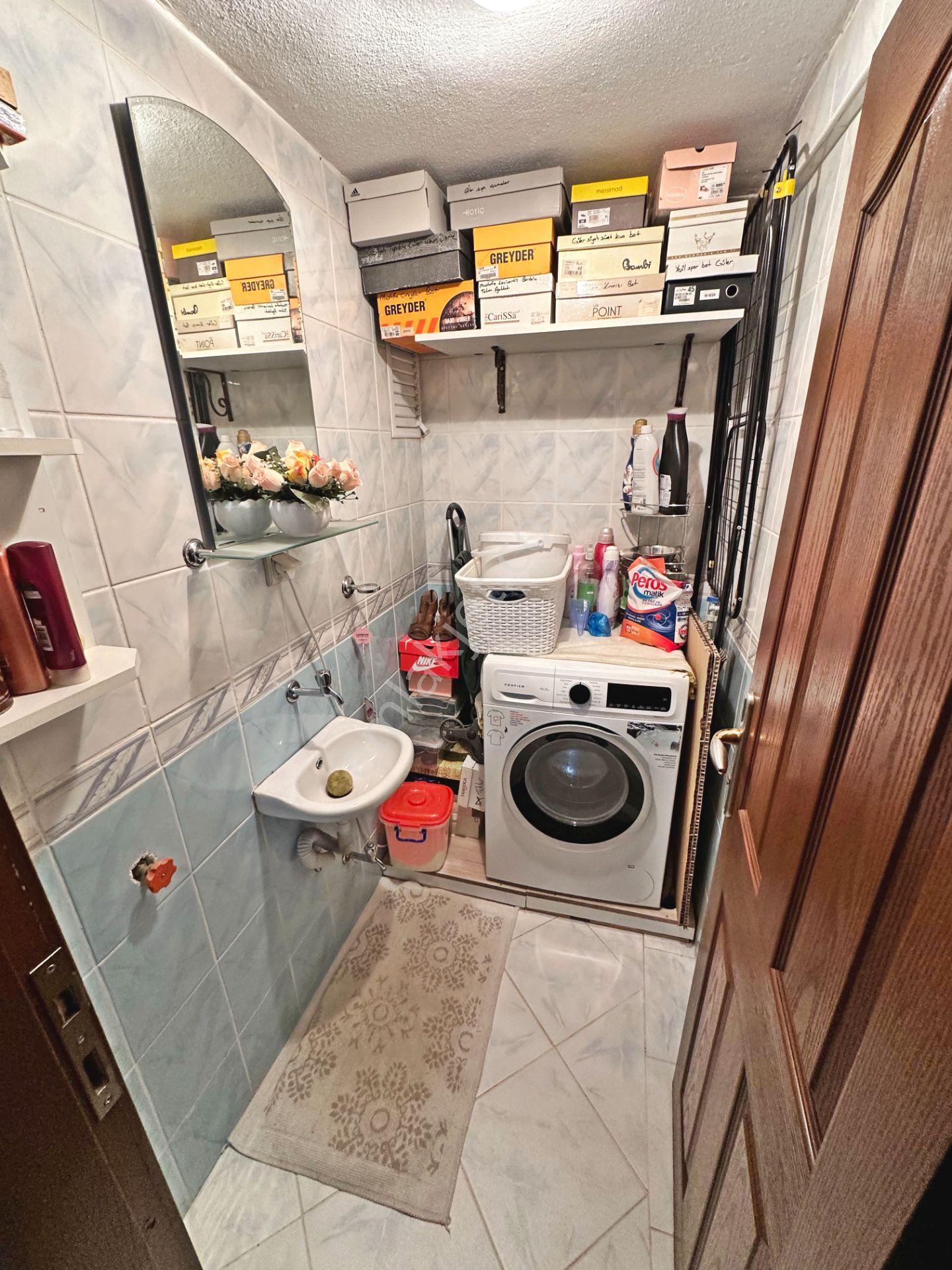 Peyami Safa Mahallesinde Ara Katta Yapılı Bakımlı 3+1 Satılık Daire - Görsel 8