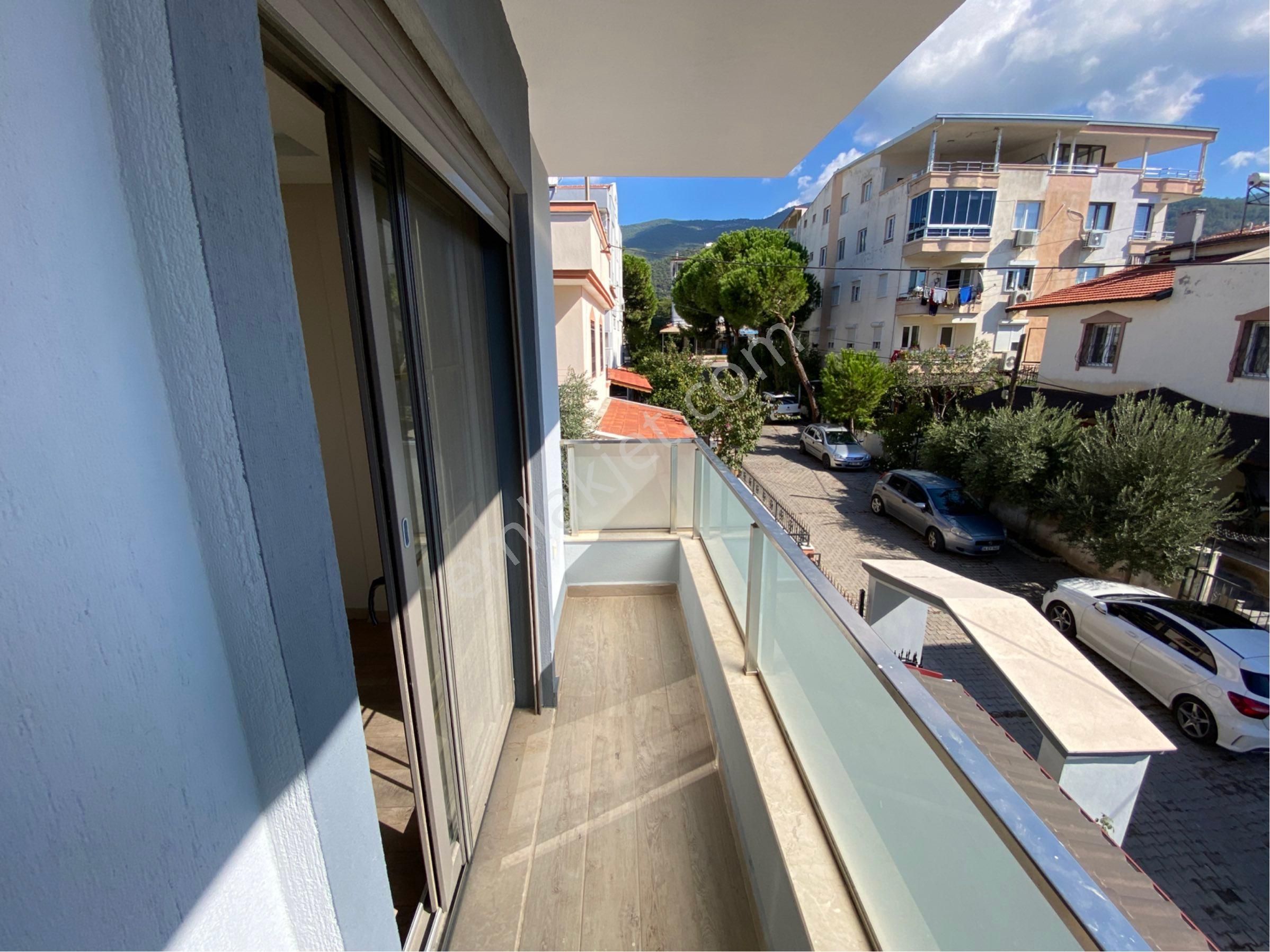 Globalden Denize 400 Metre/otoparklı/müstakil Bahçeli/salon Mutfak Ayrı Villa - Görsel 18