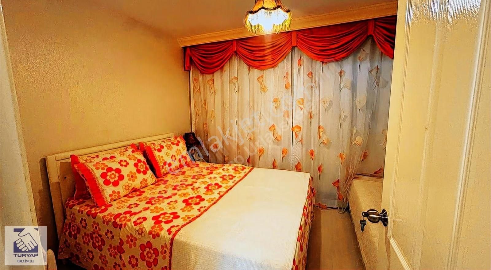 Urla İskele'de Denize 100 Metre Kiralık Eşyalı - Görsel 18