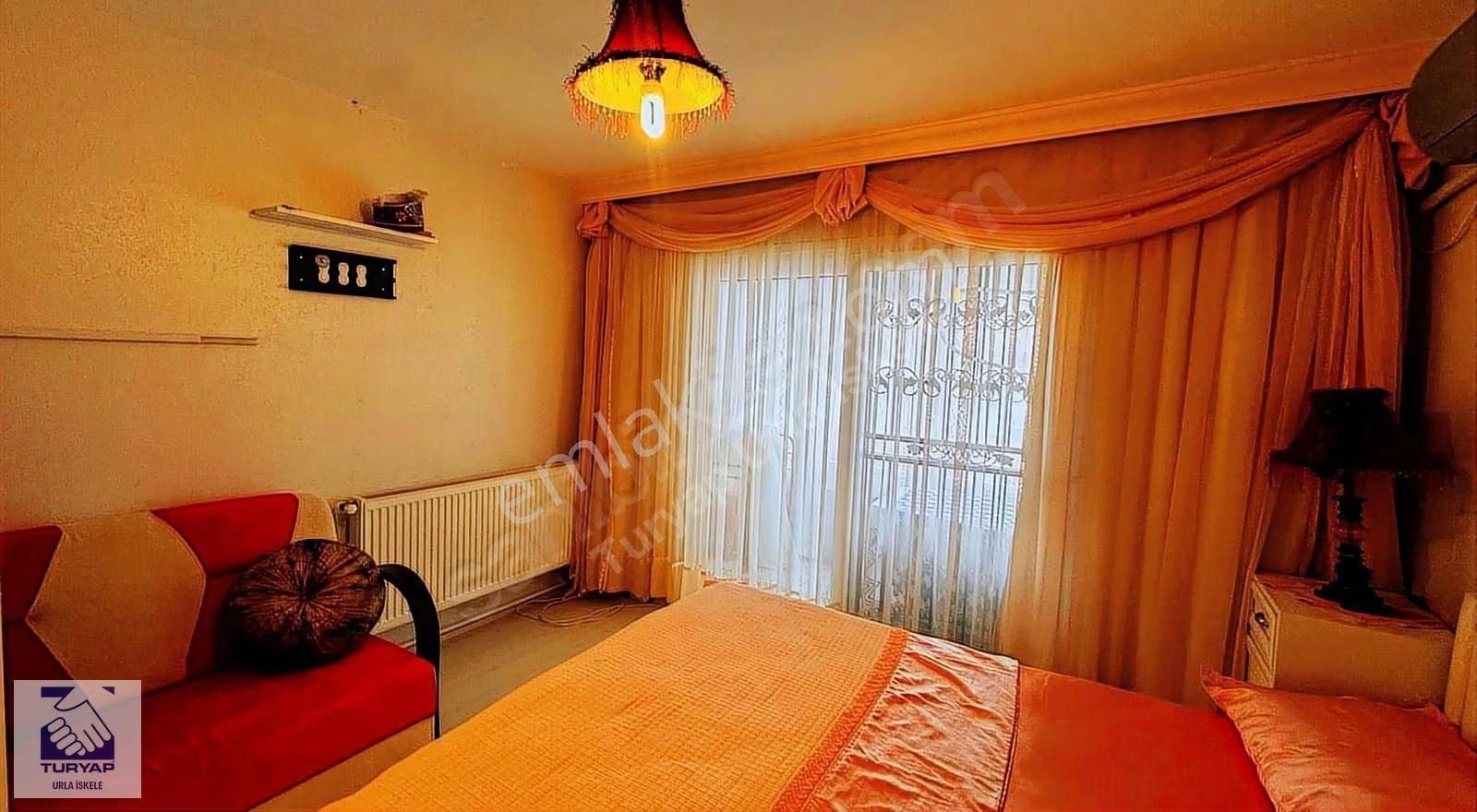 Urla İskele'de Denize 100 Metre Kiralık Eşyalı - Görsel 23