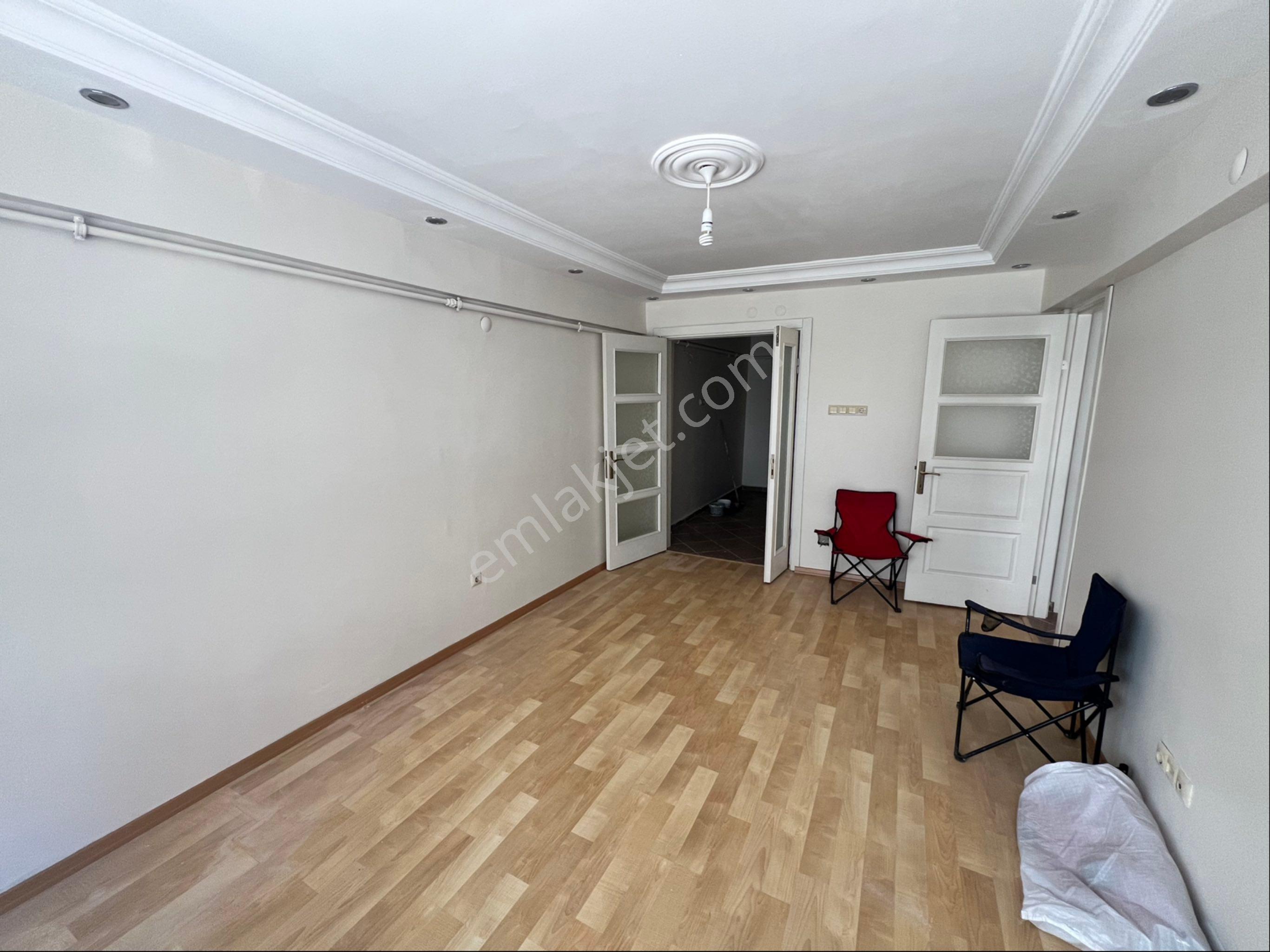 Naz Emlaktan Nuhkuyusu Caddesinde 2+1 Kiralık Daire - Görsel 4