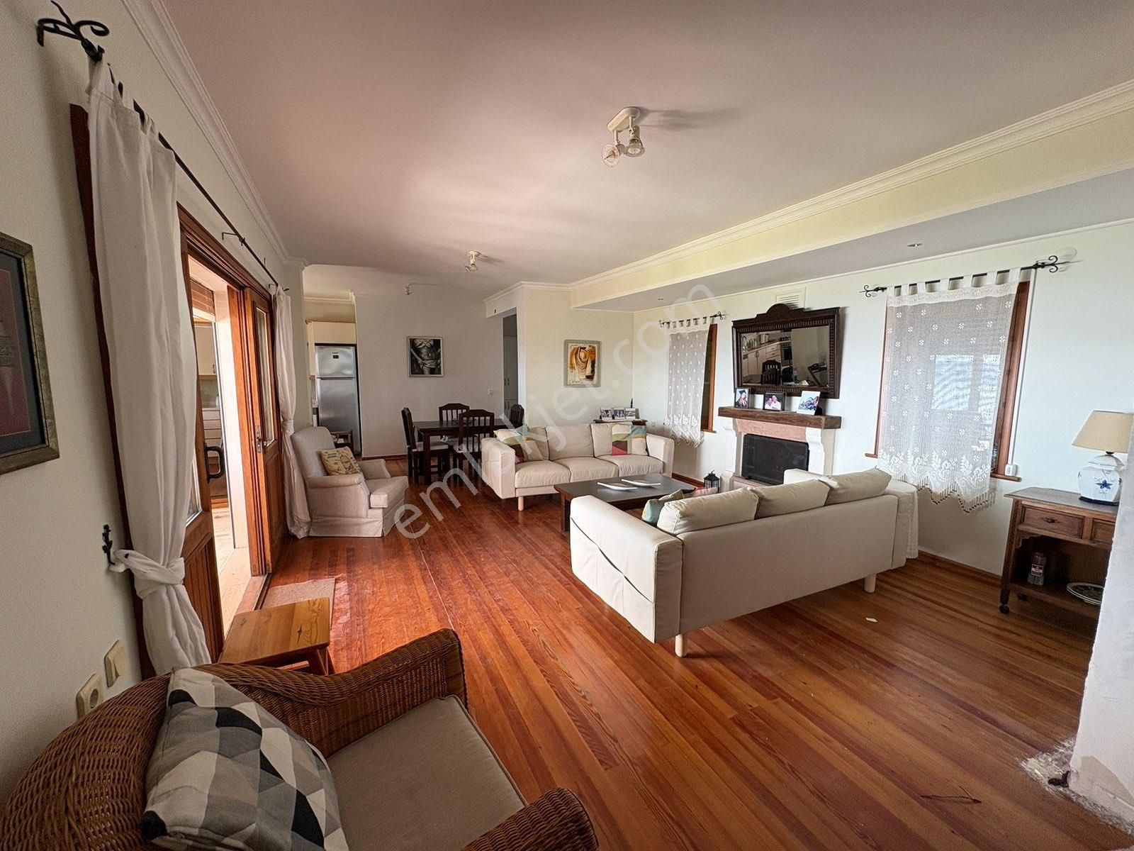 Bodrum Akyarlar Kalekent Sitesinde Satılık Müthiş Manzaralı Bakımlı Tam Müstakil Villa - Görsel 5