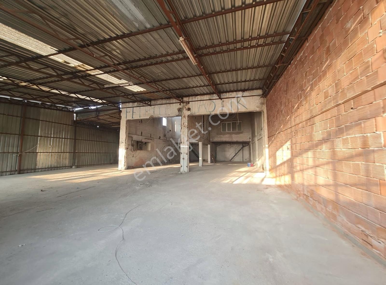 Fethiye Sanayii De 370 M2 Kiralık Köşe Dükkan. - Görsel 13