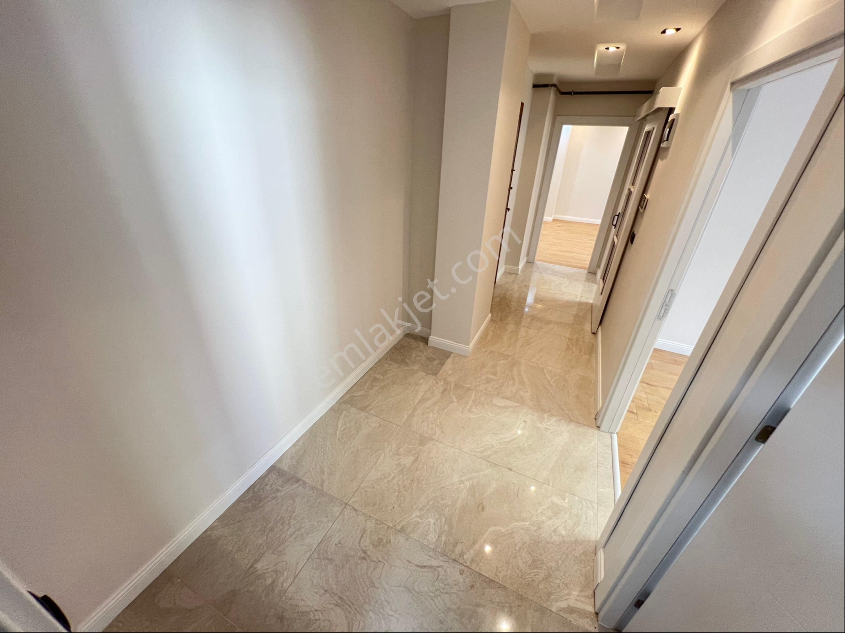 Vizyon Emlak'tan Bağlarbaşı Mh Merkezi Konumda Sıfır 2+1 Daire - Görsel 16