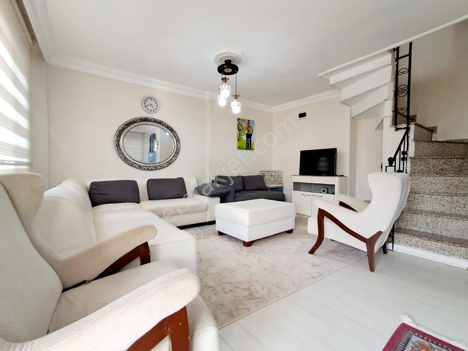 Gümüşyaka'da Denize 50 Metre-anayola Cepheli Tripleks Villa - Görsel 14