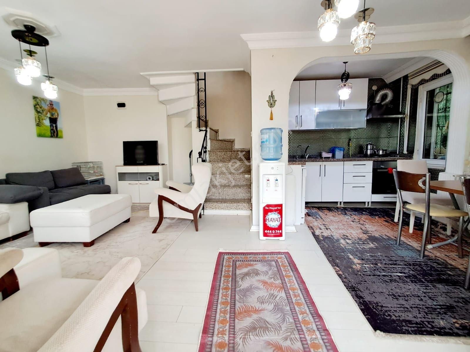 Gümüşyaka'da Denize 50 Metre-anayola Cepheli Tripleks Villa - Görsel 16