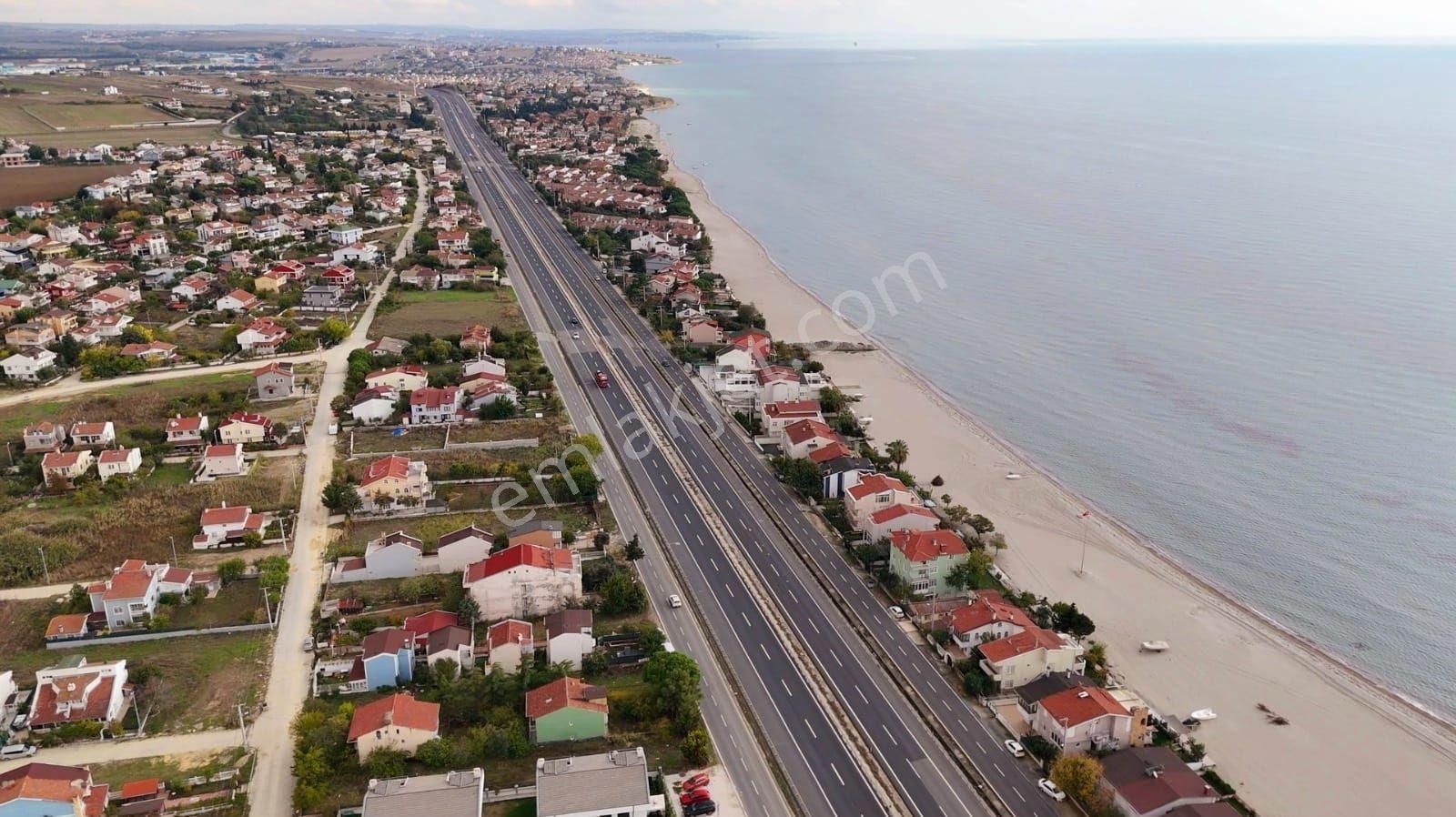 Gümüşyaka'da Denize 50 Metre-anayola Cepheli Tripleks Villa