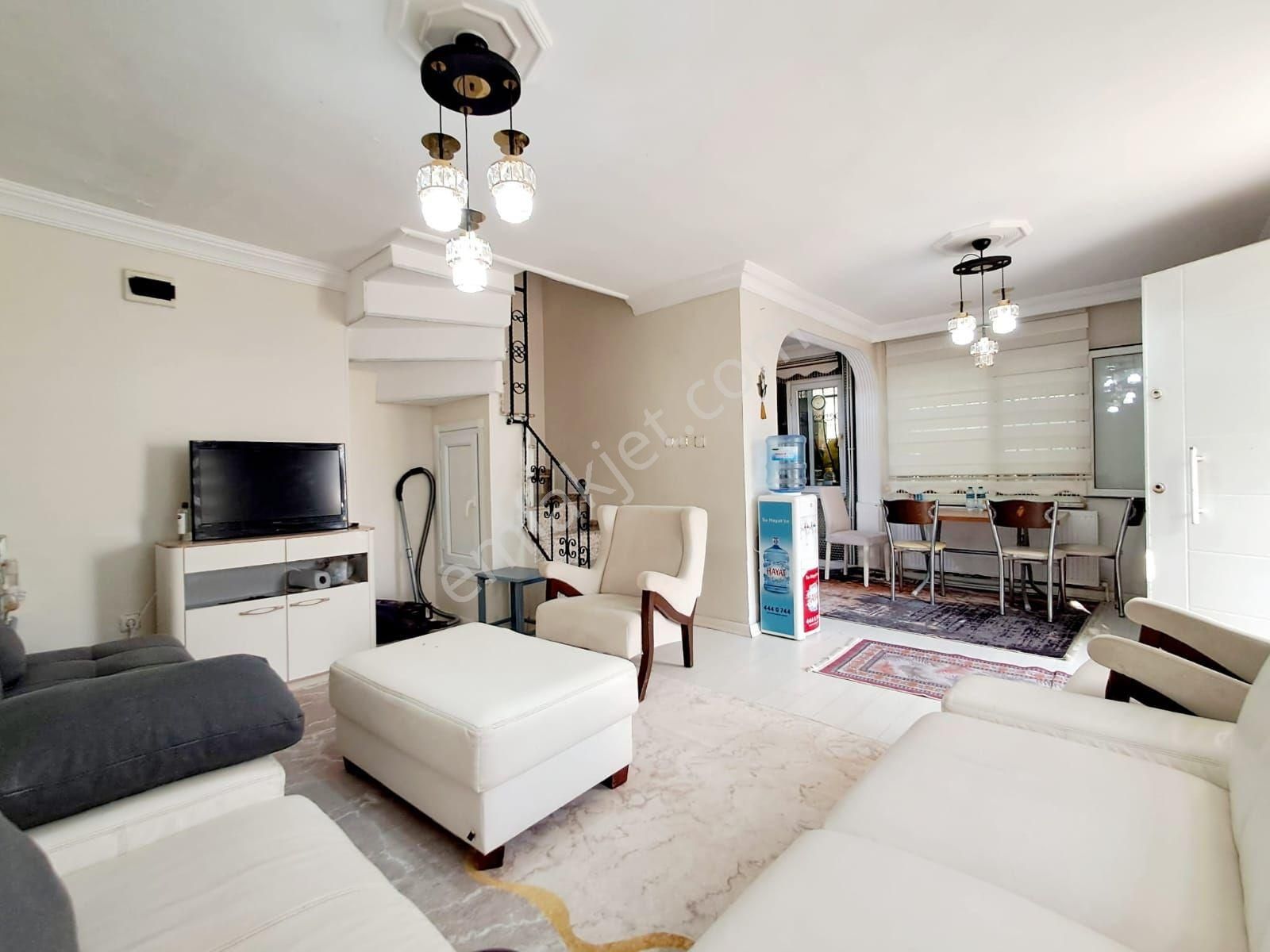 Gümüşyaka'da Denize 50 Metre-anayola Cepheli Tripleks Villa - Görsel 13