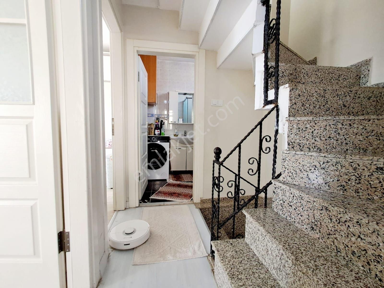 Gümüşyaka'da Denize 50 Metre-anayola Cepheli Tripleks Villa - Görsel 20