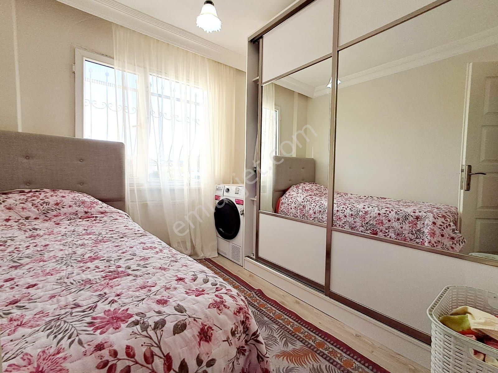 Gümüşyaka'da Denize 50 Metre-anayola Cepheli Tripleks Villa - Görsel 23