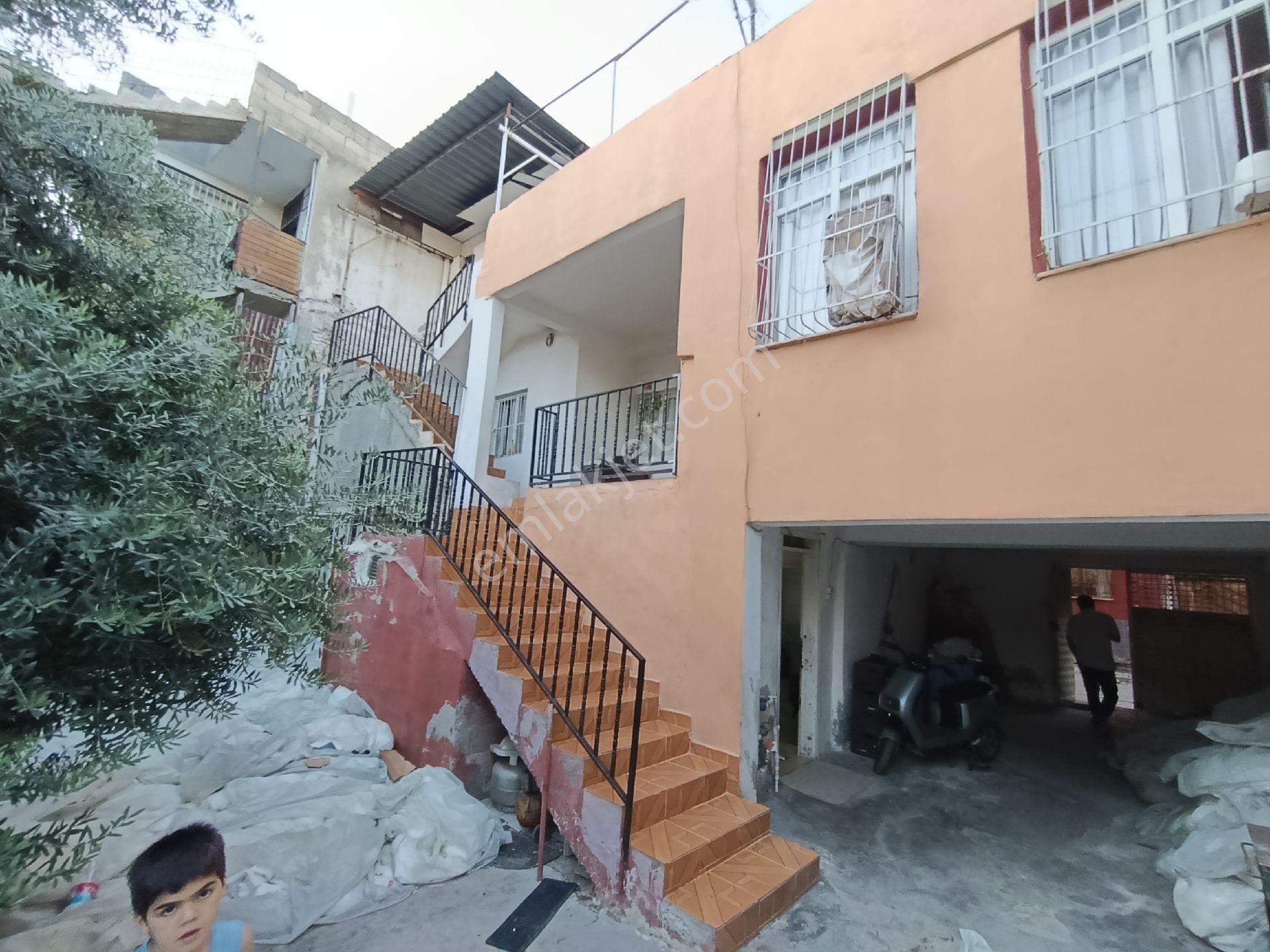 Gülpınar Mah. Obalar Cad. Civarı 200 M² Tapulu Bahçeli 2+1 Komple Satılık Müstakil Ev - Görsel 14