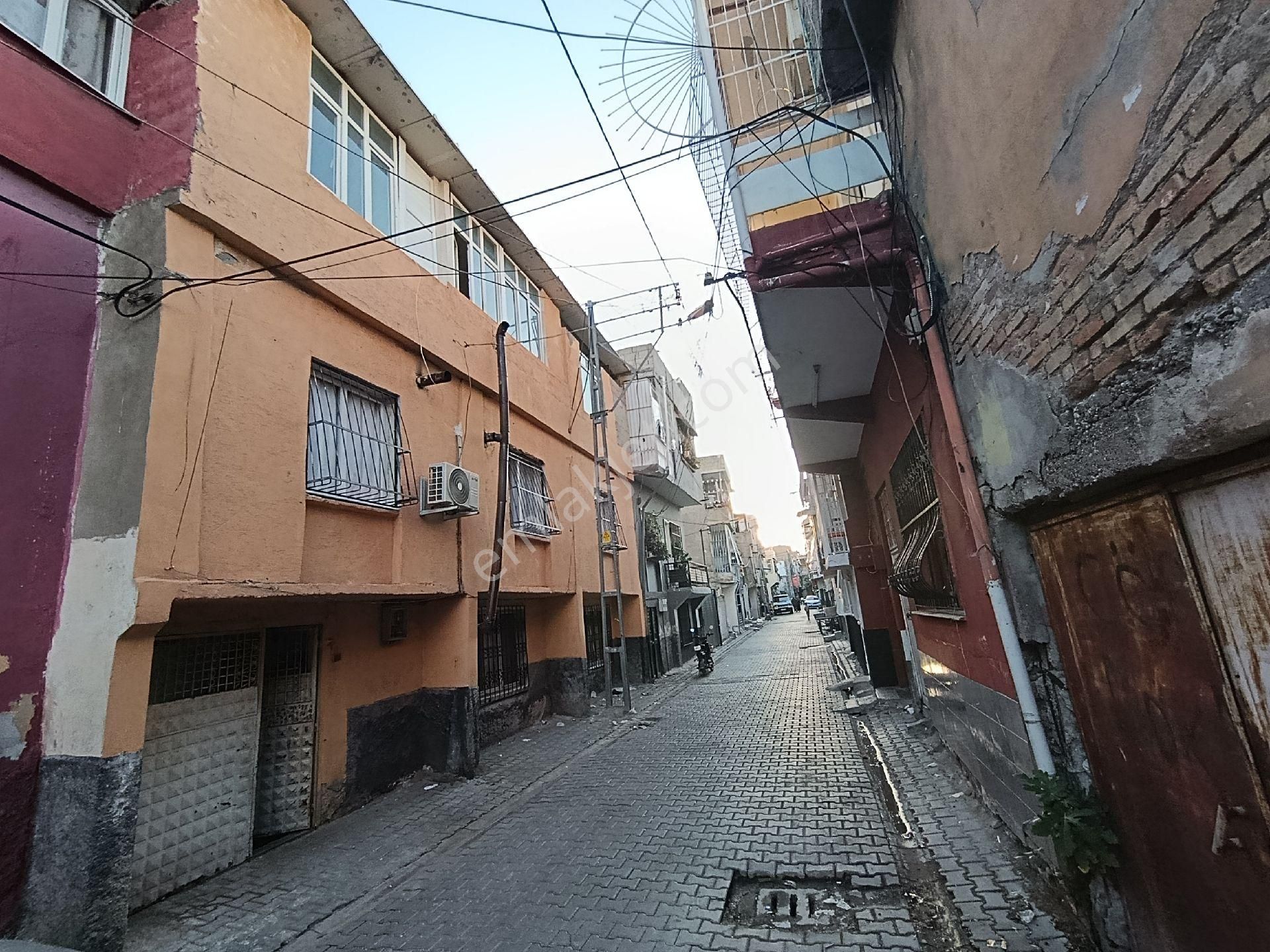 Gülpınar Mah. Obalar Cad. Civarı 200 M² Tapulu Bahçeli 2+1 Komple Satılık Müstakil Ev - Görsel 16
