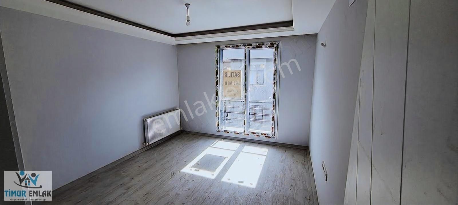 Timur Emlaktan Metrobüse 2 Dk.bağımsız Girişli 3+2 Dubleks Daire