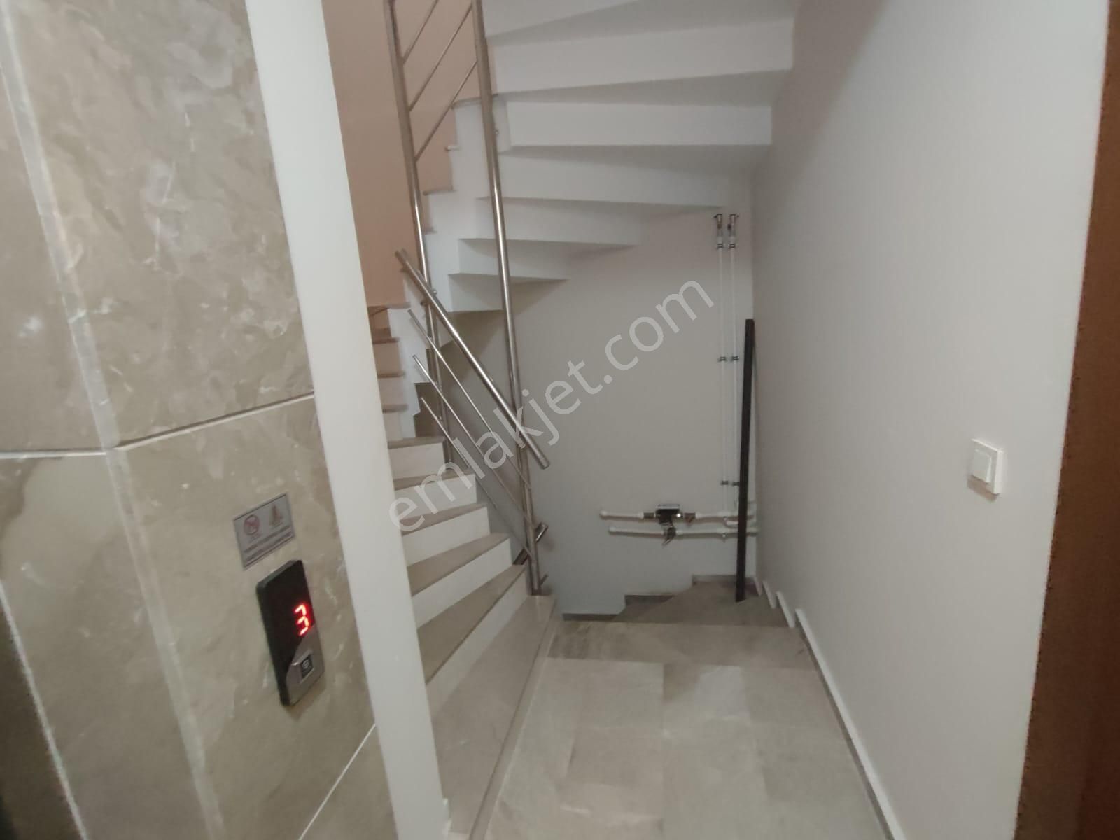 Fevziçakmak Mahallesi'nde Yeni Binada Asansörlü 2+1 Lüks Daire - Görsel 28