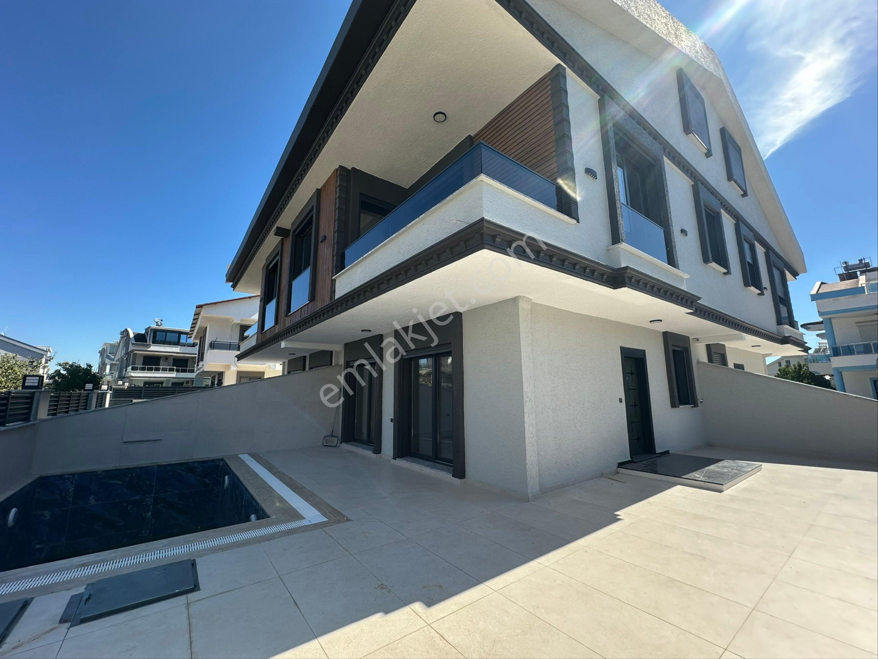 Didim Efelerde 4+1 Sıfır Havuzlu Villa Merkezi Konumda - Görsel 2