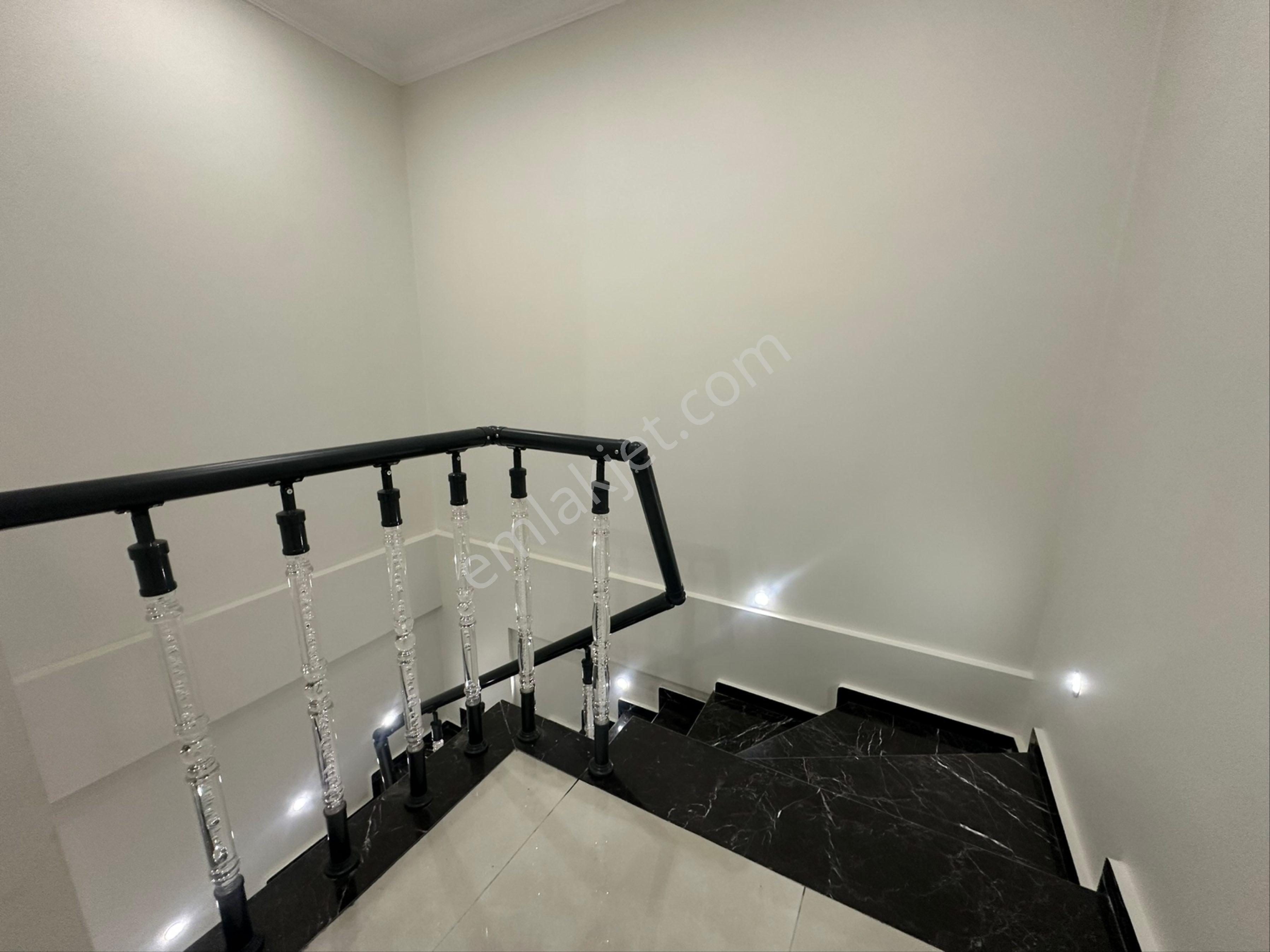 Didim Efelerde 4+1 Sıfır Havuzlu Villa Merkezi Konumda - Görsel 29