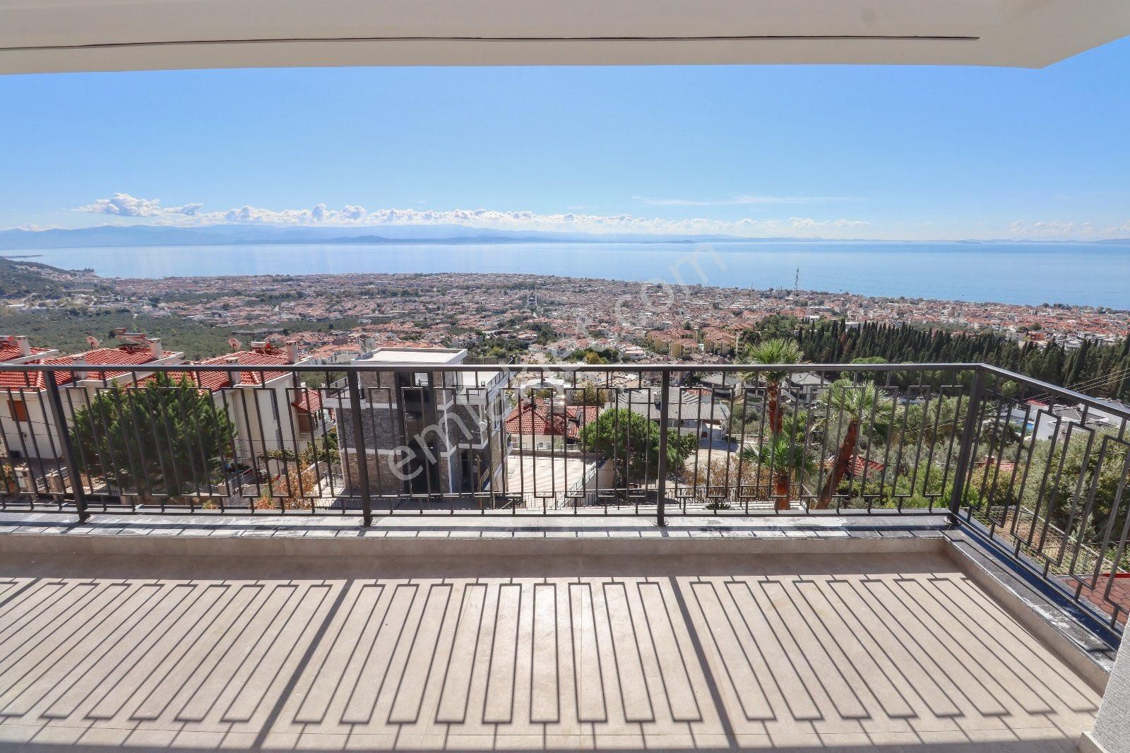 Mahmut İşler'den Altınoluk'ta Satılık Asansörlü Havuzlu Kona - Görsel 25