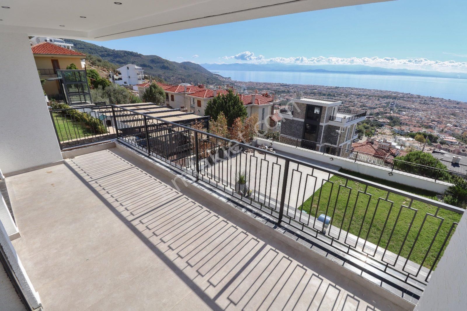 Mahmut İşler'den Altınoluk'ta Satılık Asansörlü Havuzlu Kona - Görsel 33