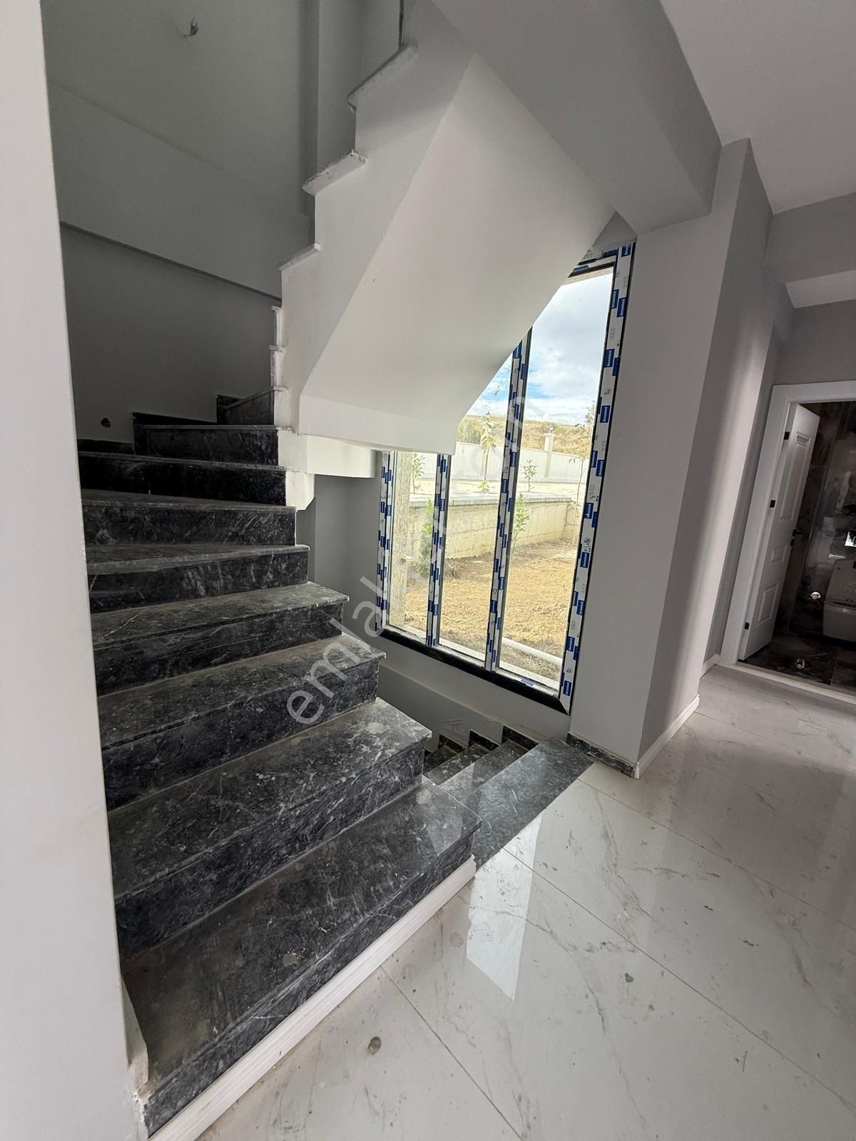 Delux'den Altınova'da Full Deniz Manzaralı Havuzlu Satılık Villa - Görsel 13