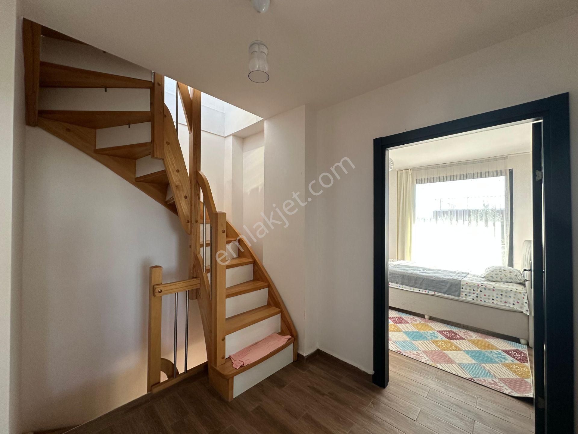 Çanakkale Geyikli'de Deniz Manzaralı, Bahçeli Kiralık Villa! - Görsel 14