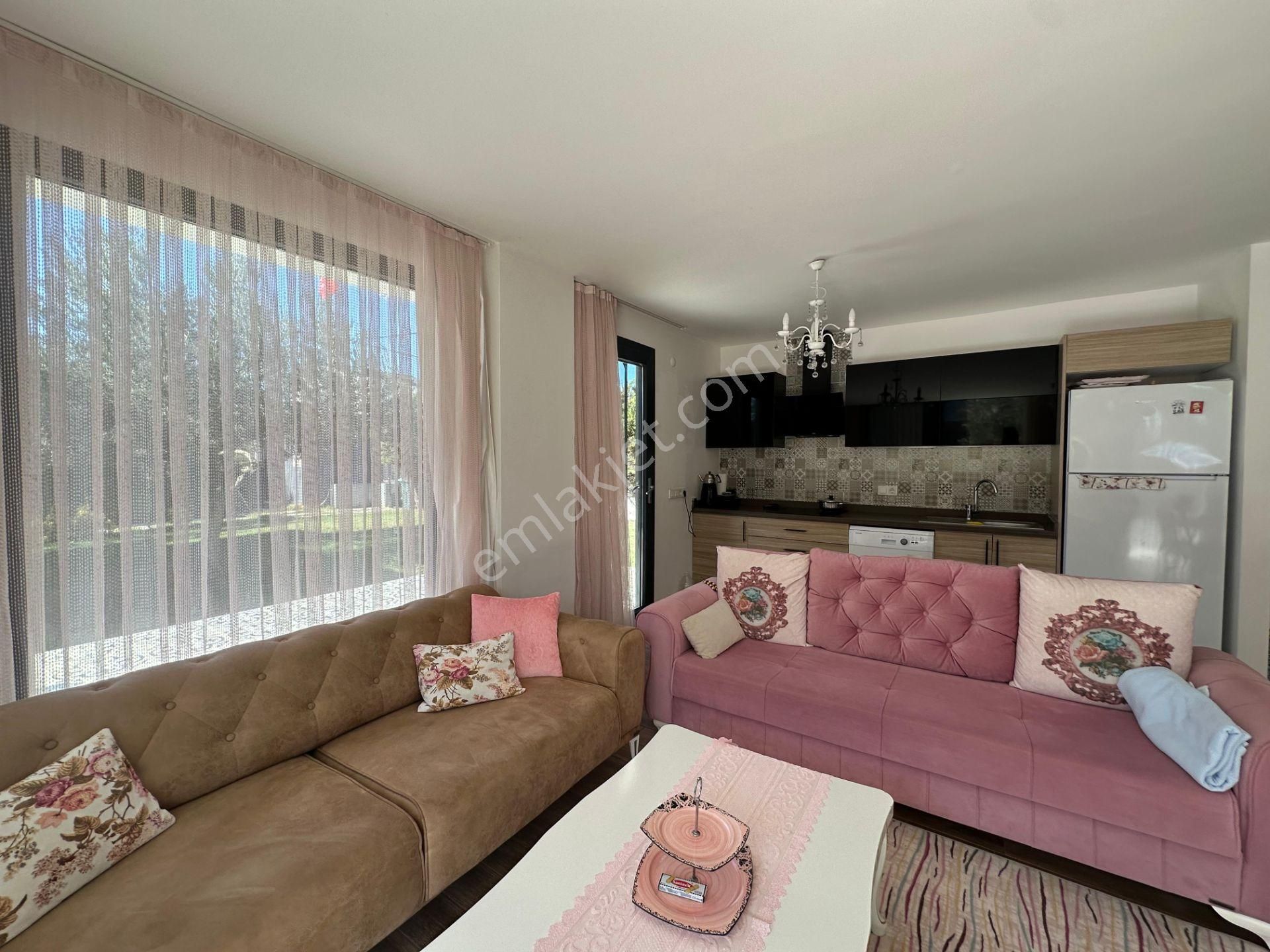 Çanakkale Geyikli'de Deniz Manzaralı, Bahçeli Kiralık Villa! - Görsel 9