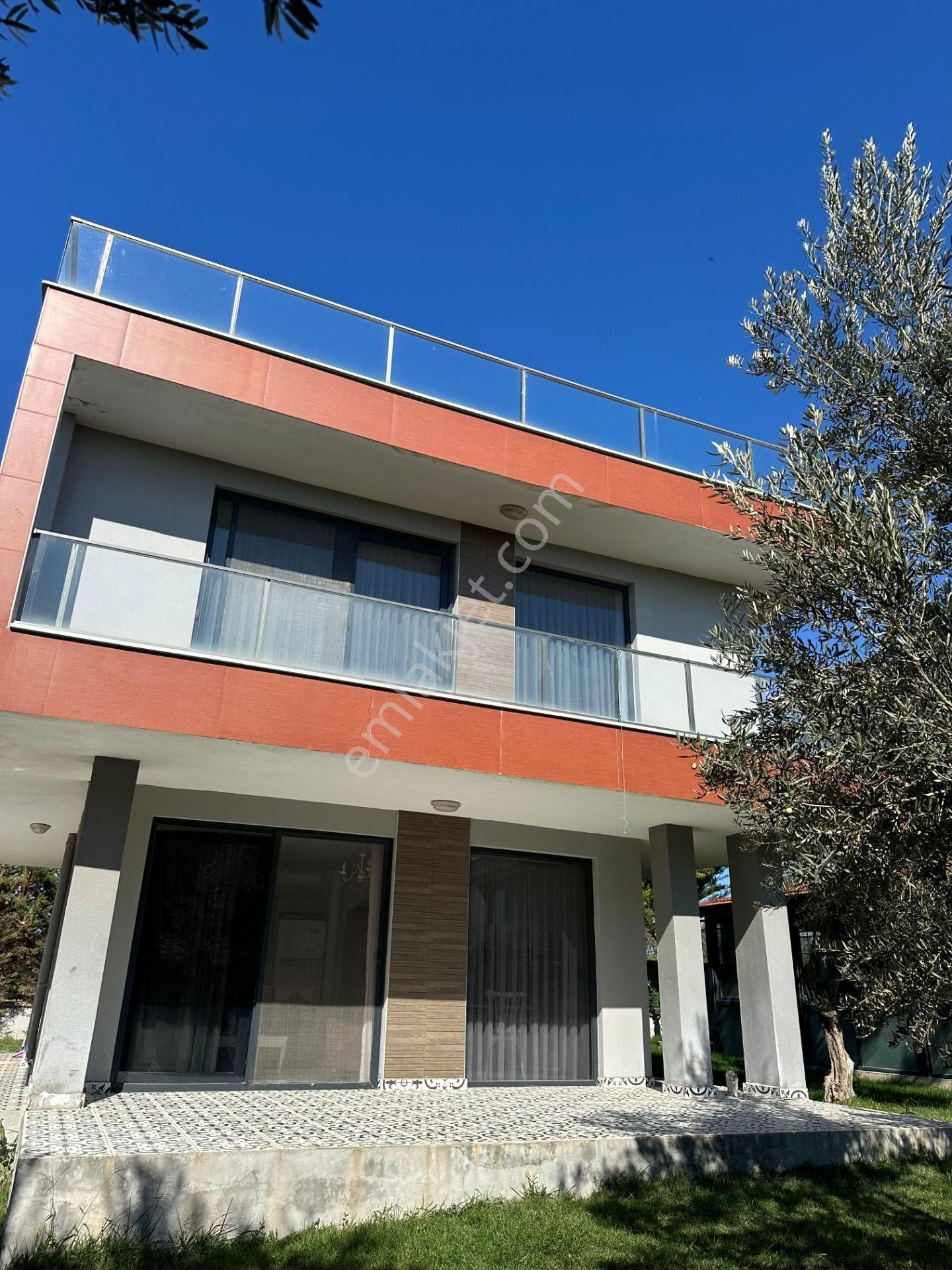 Çanakkale Geyikli'de Deniz Manzaralı, Bahçeli Kiralık Villa! - Görsel 2