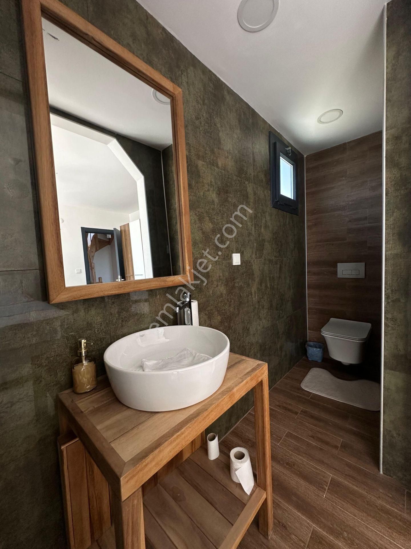 Çanakkale Geyikli'de Deniz Manzaralı, Bahçeli Kiralık Villa! - Görsel 17