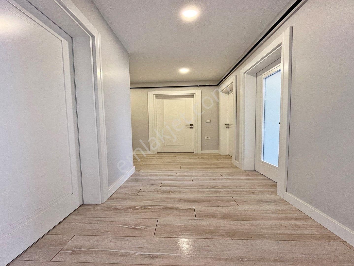 Ebeveyn Banyolu Sıfır Mülkiyetli Metrobüse Yürüme 2+1 Satılık - Görsel 6