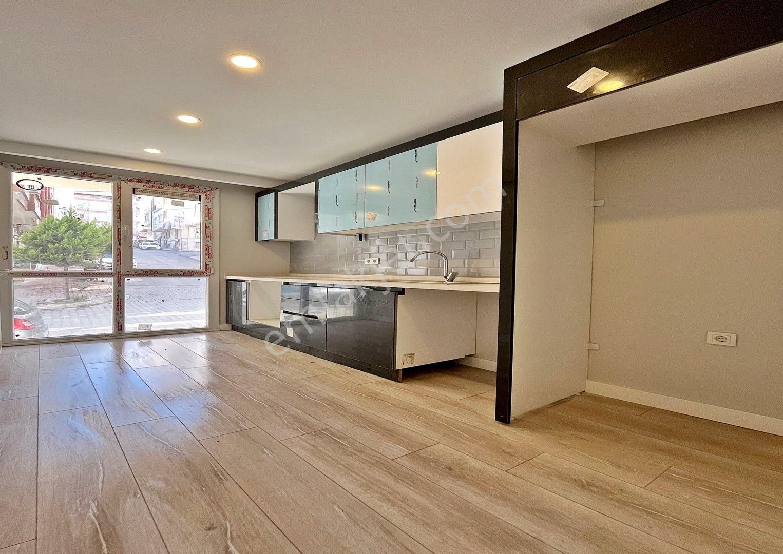 Ebeveyn Banyolu Sıfır Mülkiyetli Metrobüse Yürüme 2+1 Satılık - Görsel 10